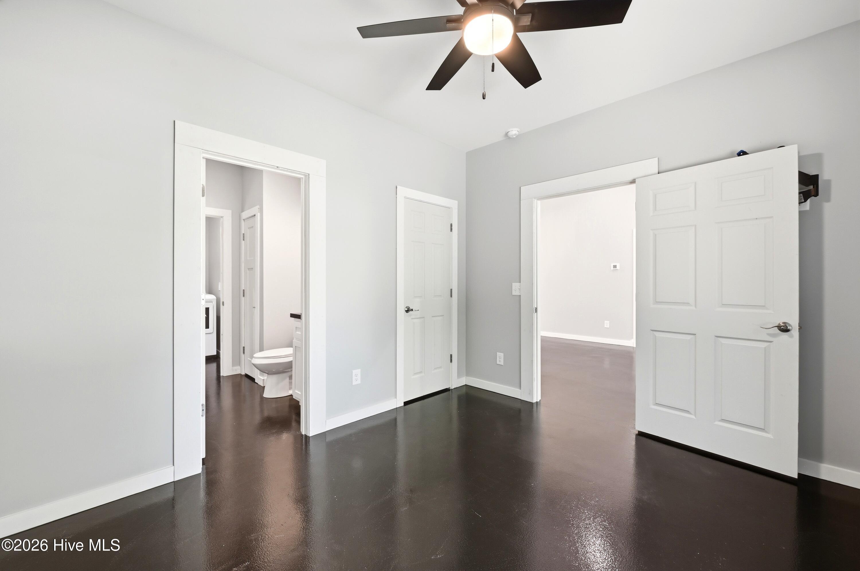 100570518 | Photo 24