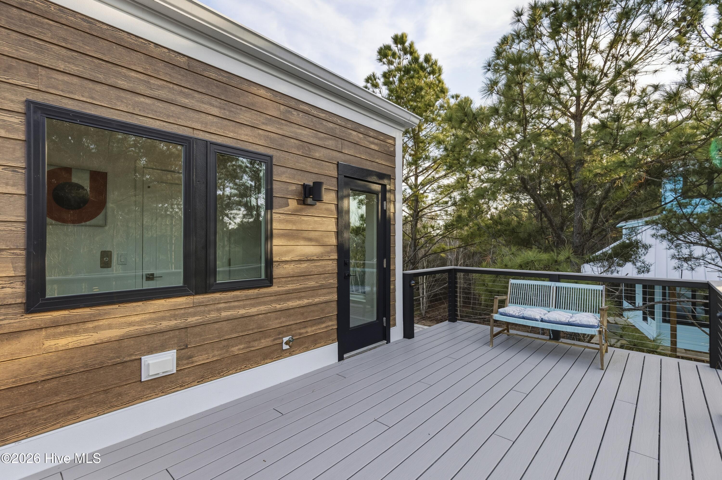 100554260 | Photo 43