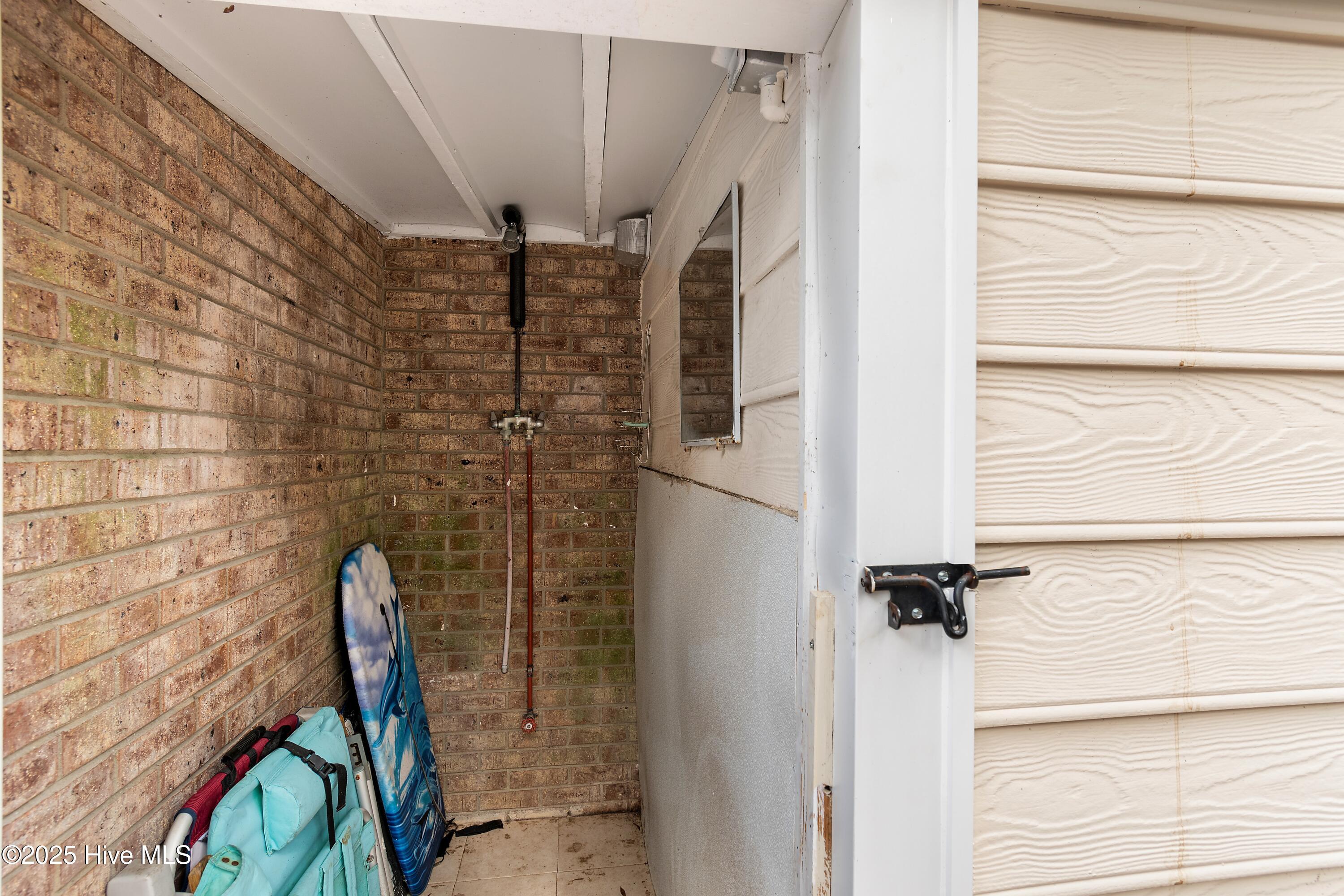 100556146 | Photo 44