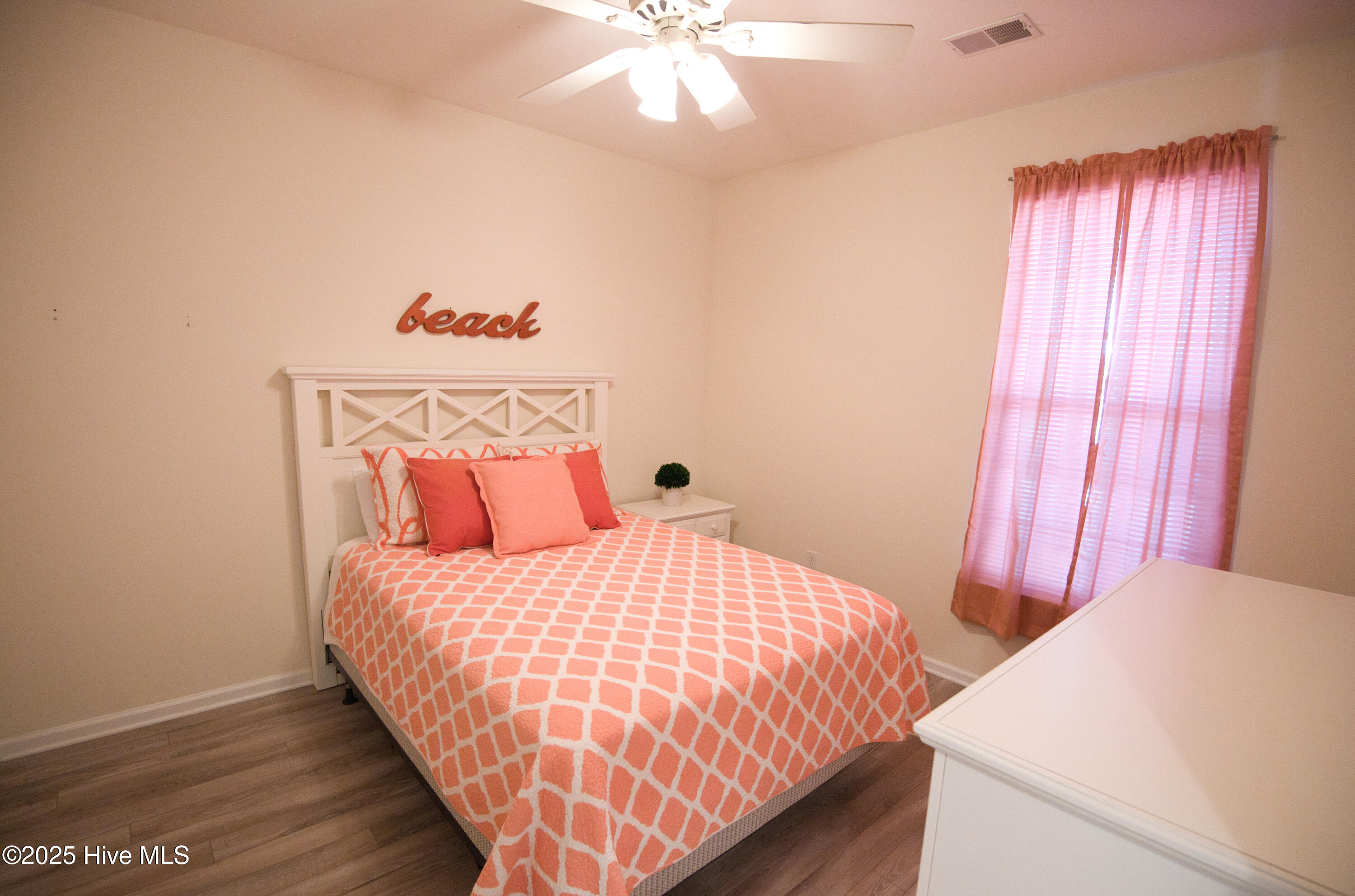 100546410 | Photo 28