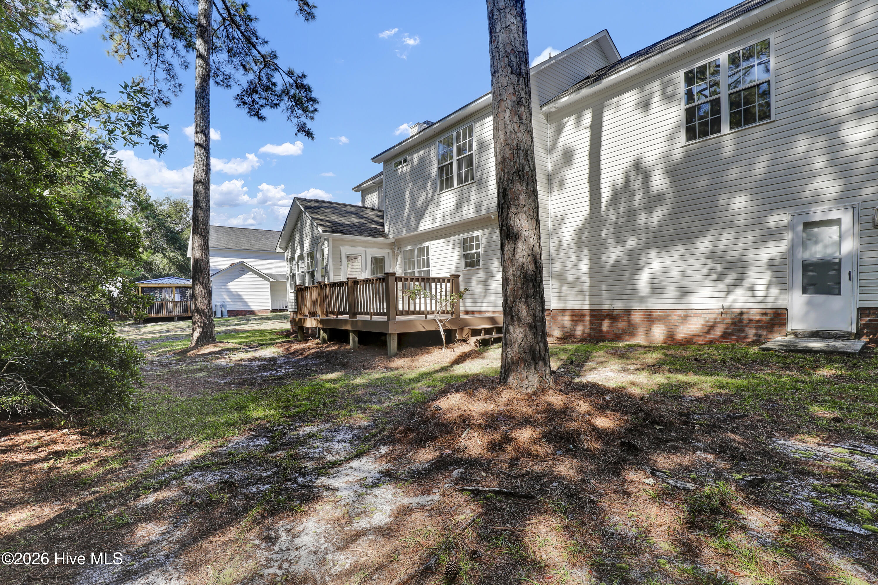 Photo 2 of Single family home for sale at 1643 Chadwick Shrs Dr, Sneads Ferry, NC 28460 | MLS# 100606247 | Listing updated on 2026-10-04