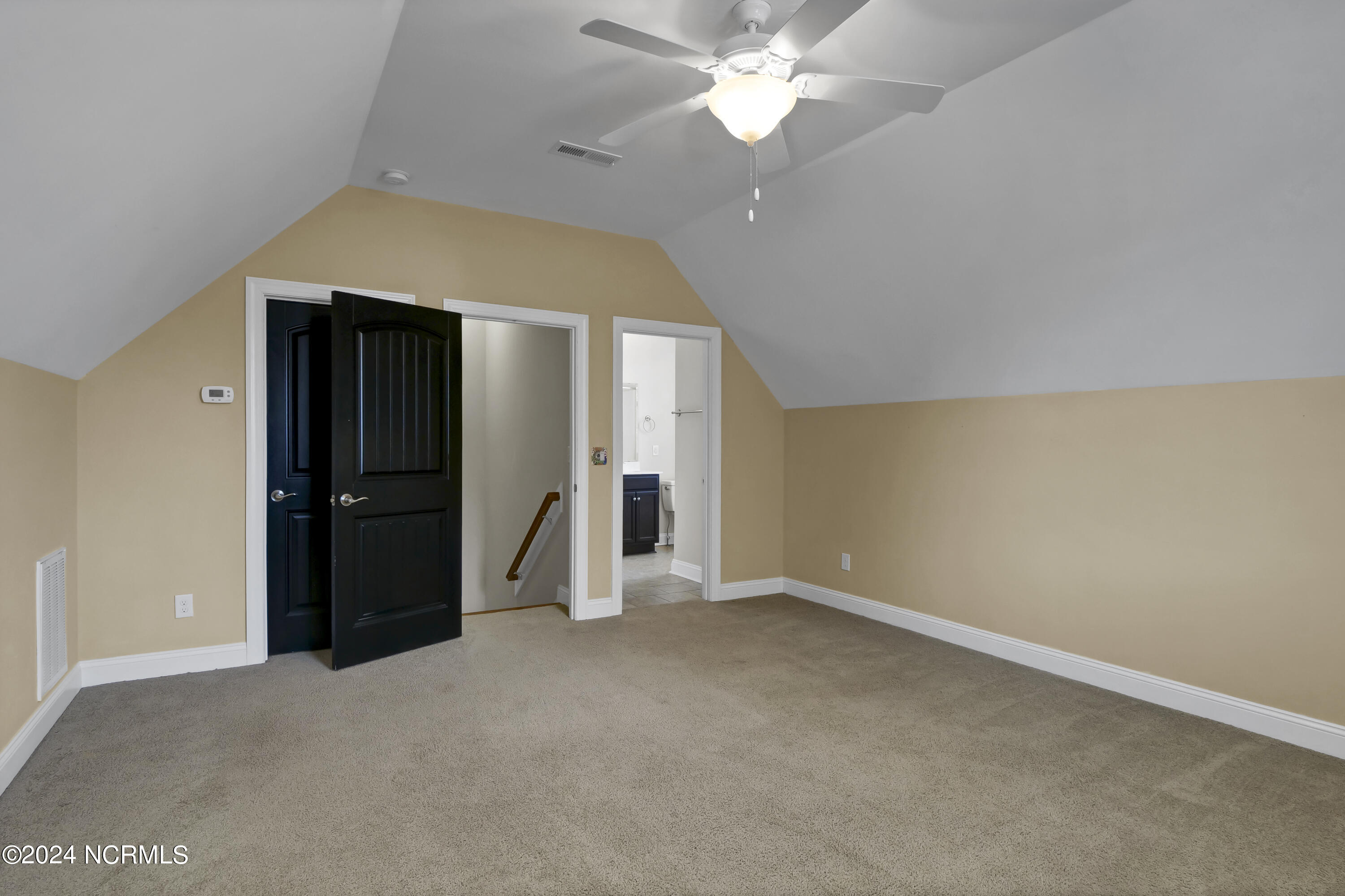 100547498 | Photo 24