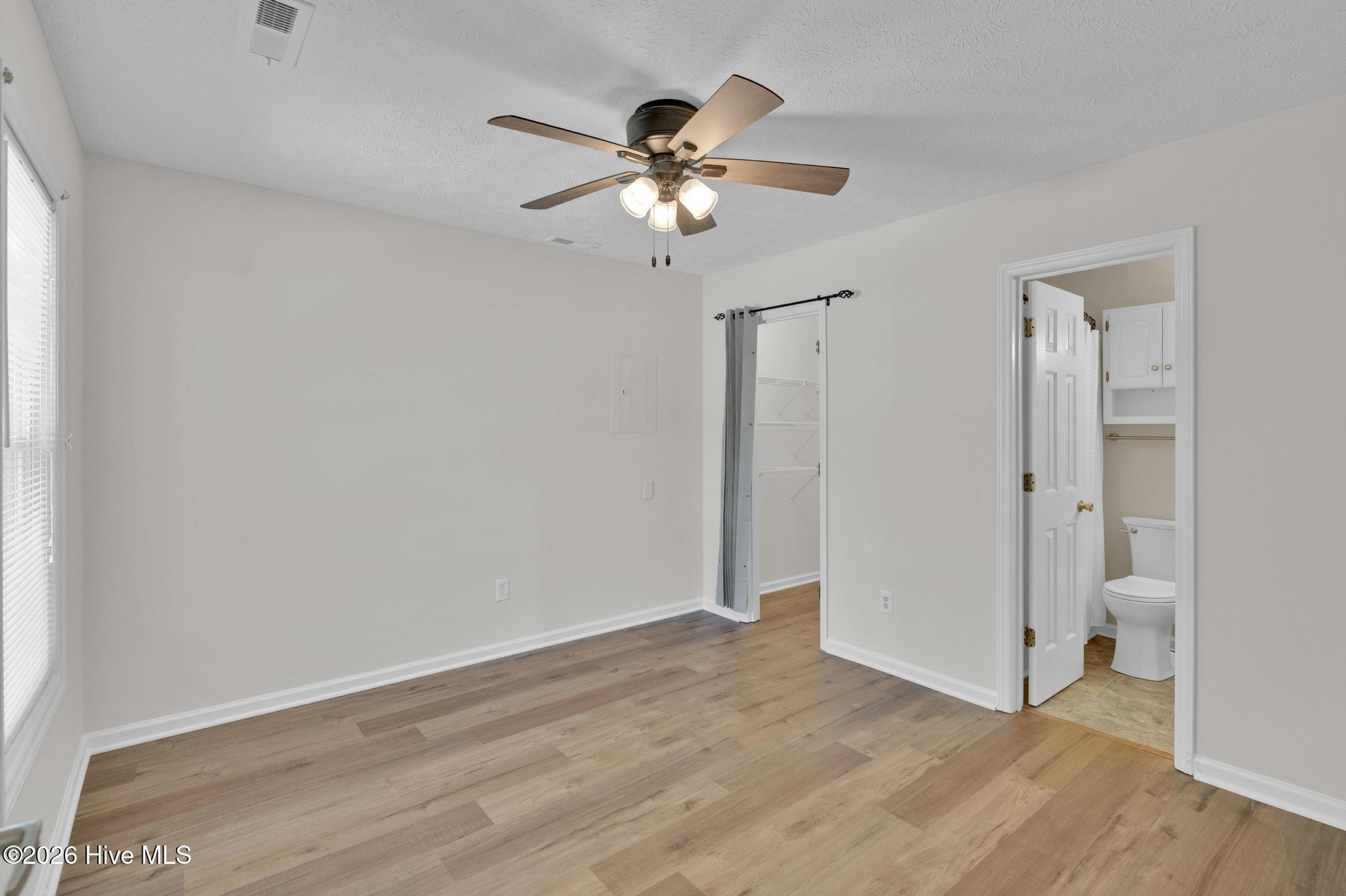 100566412 | Photo 10