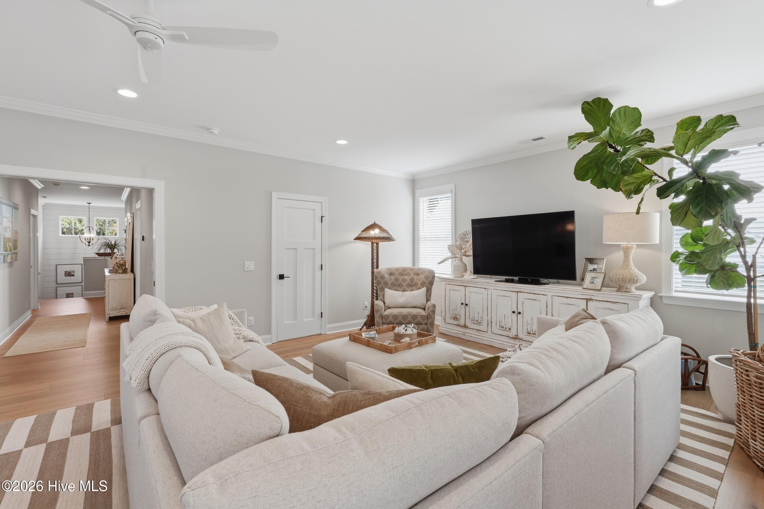 100562454 | Photo 52