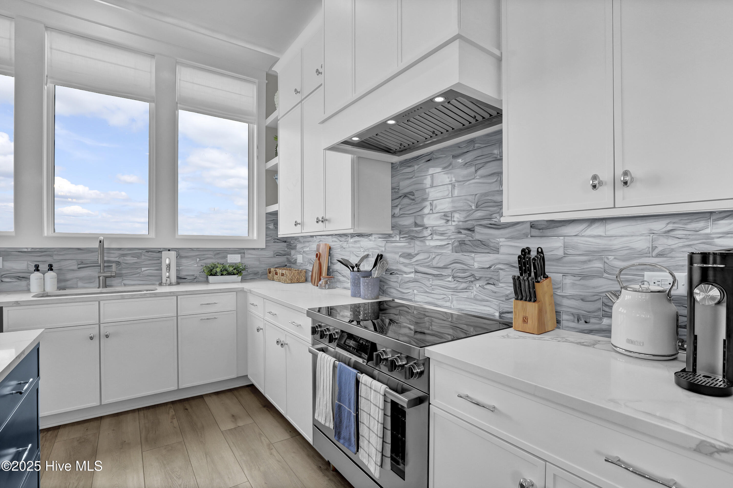 100555615 | Photo 34