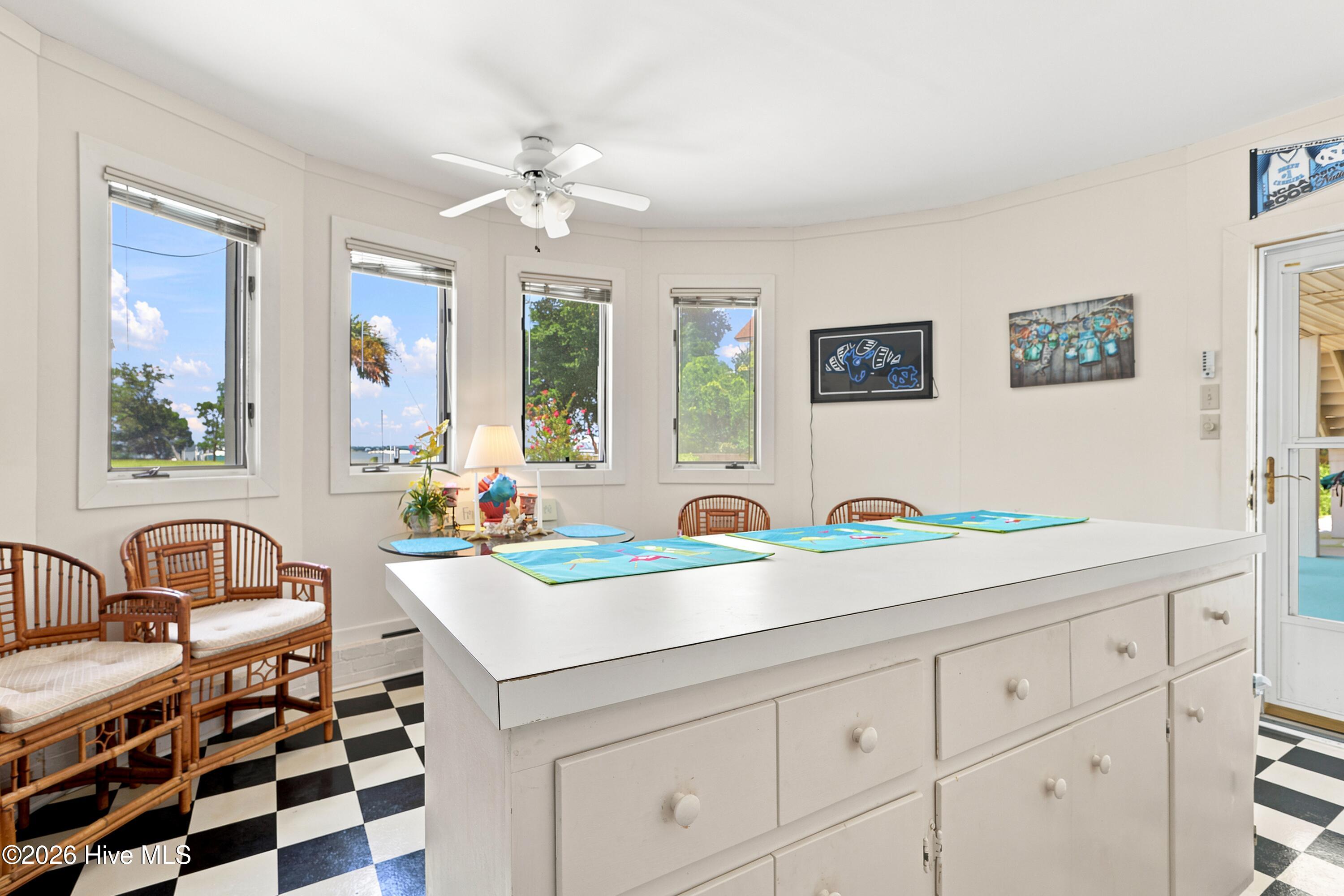 286 Oakleaf Drive,Pine Knoll Shores