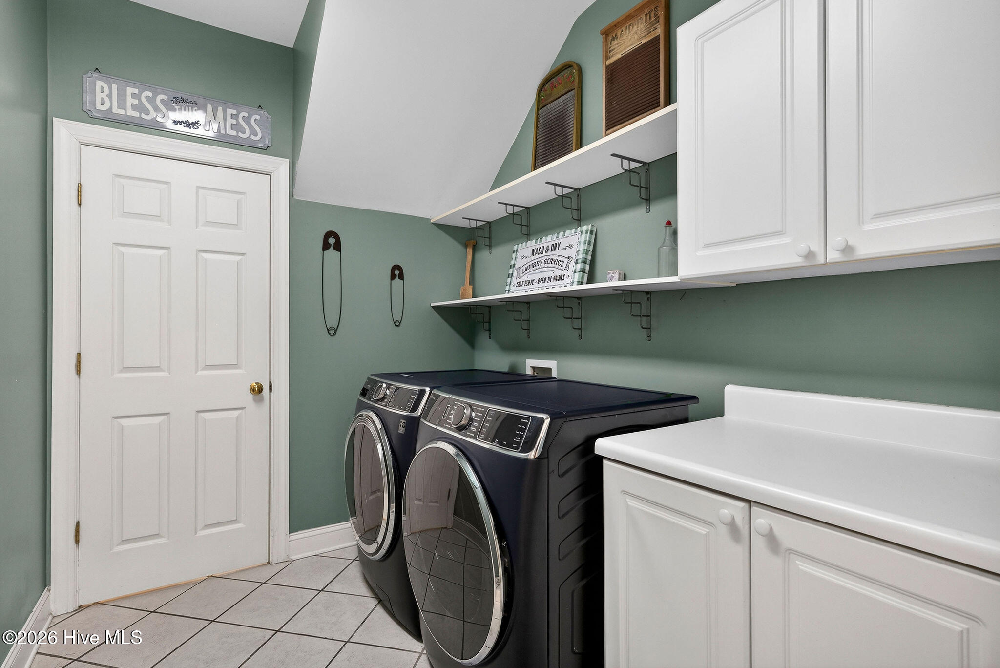 100563131 | Photo 28