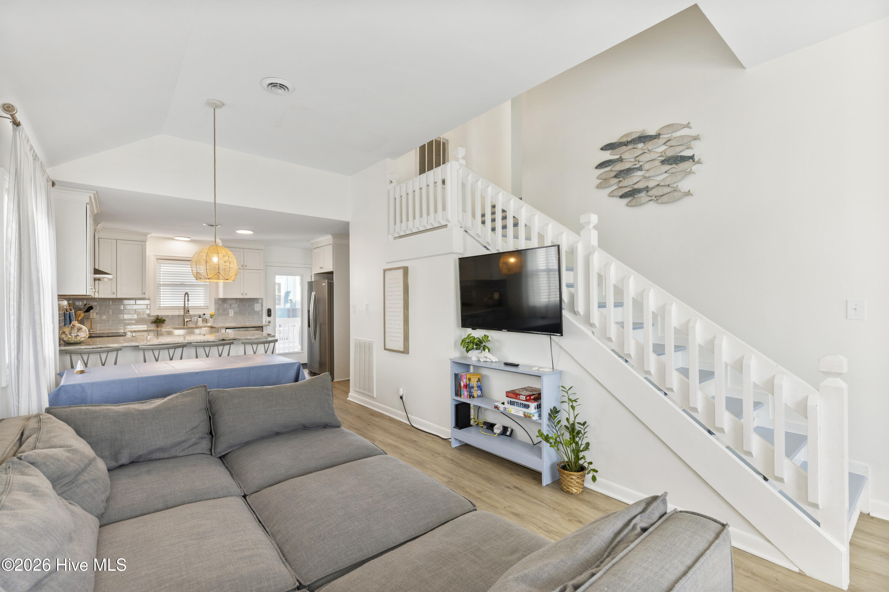 100552709 | Photo 19