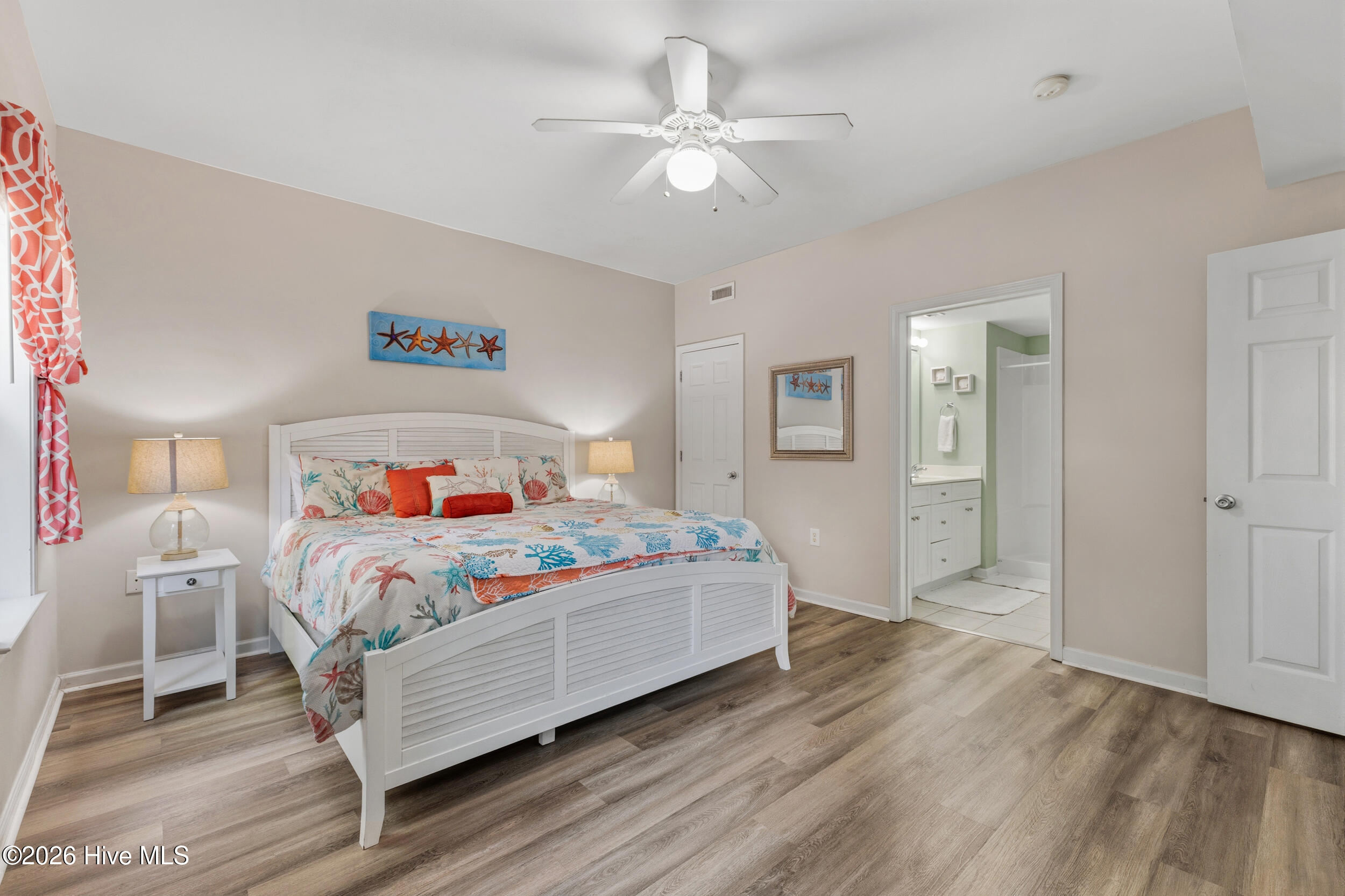 100567739 | Photo 10