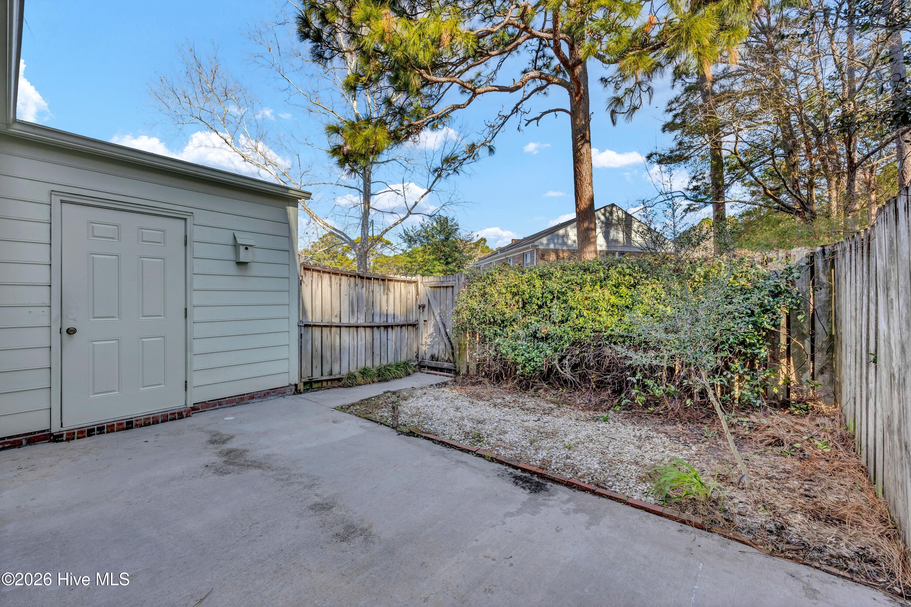 100549703 | Photo 21