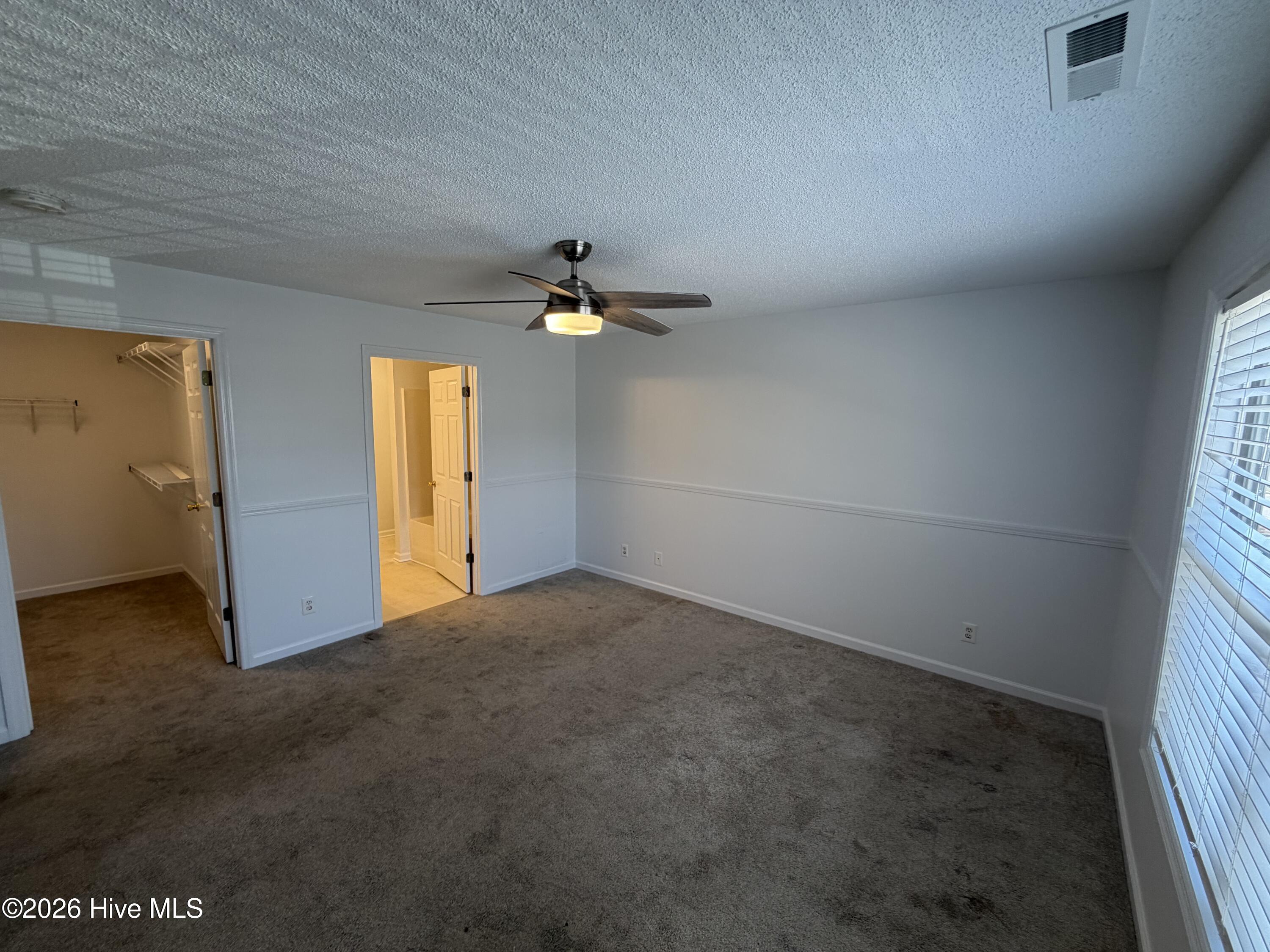 100562218 | Photo 12