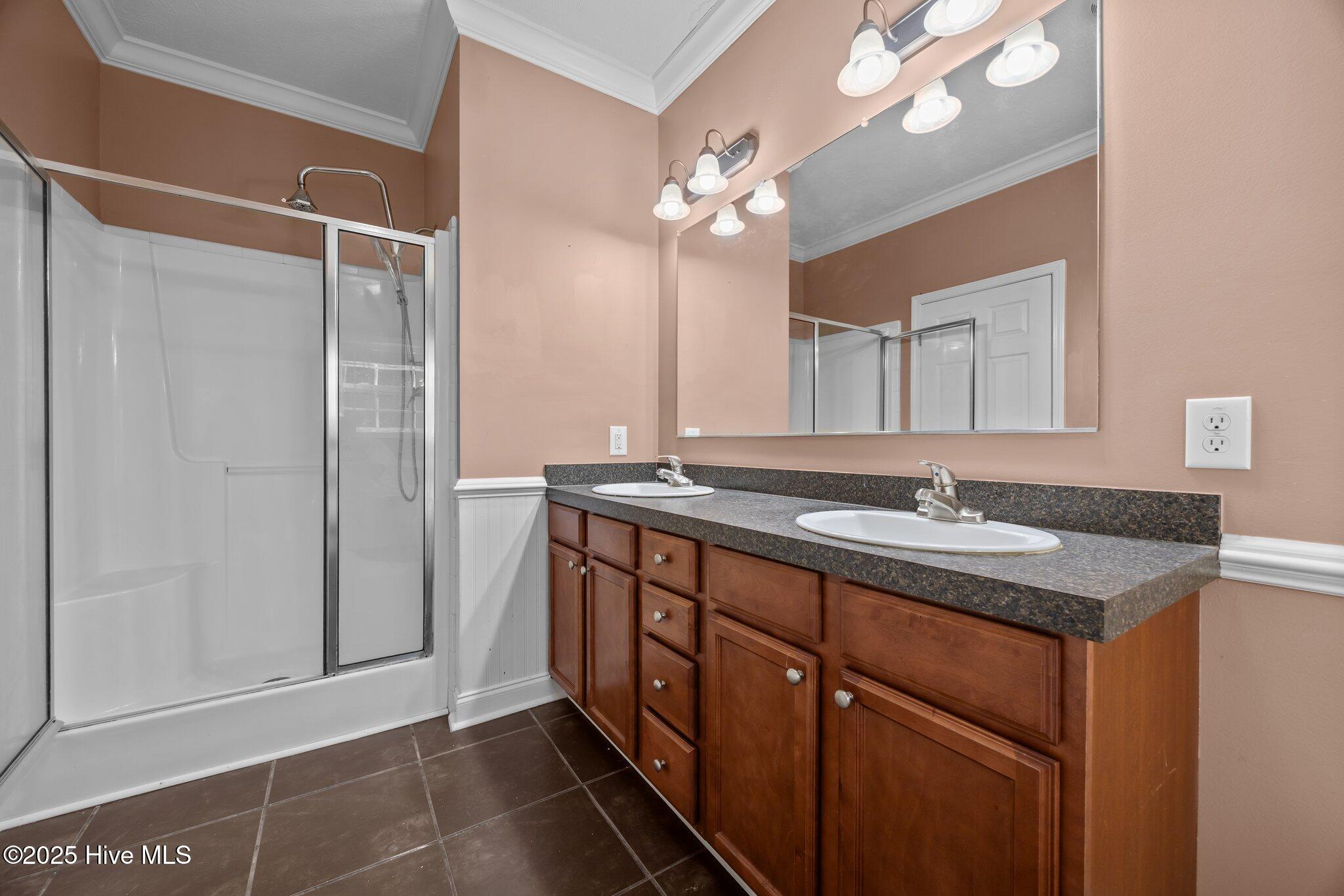 Bathroom Suite #2