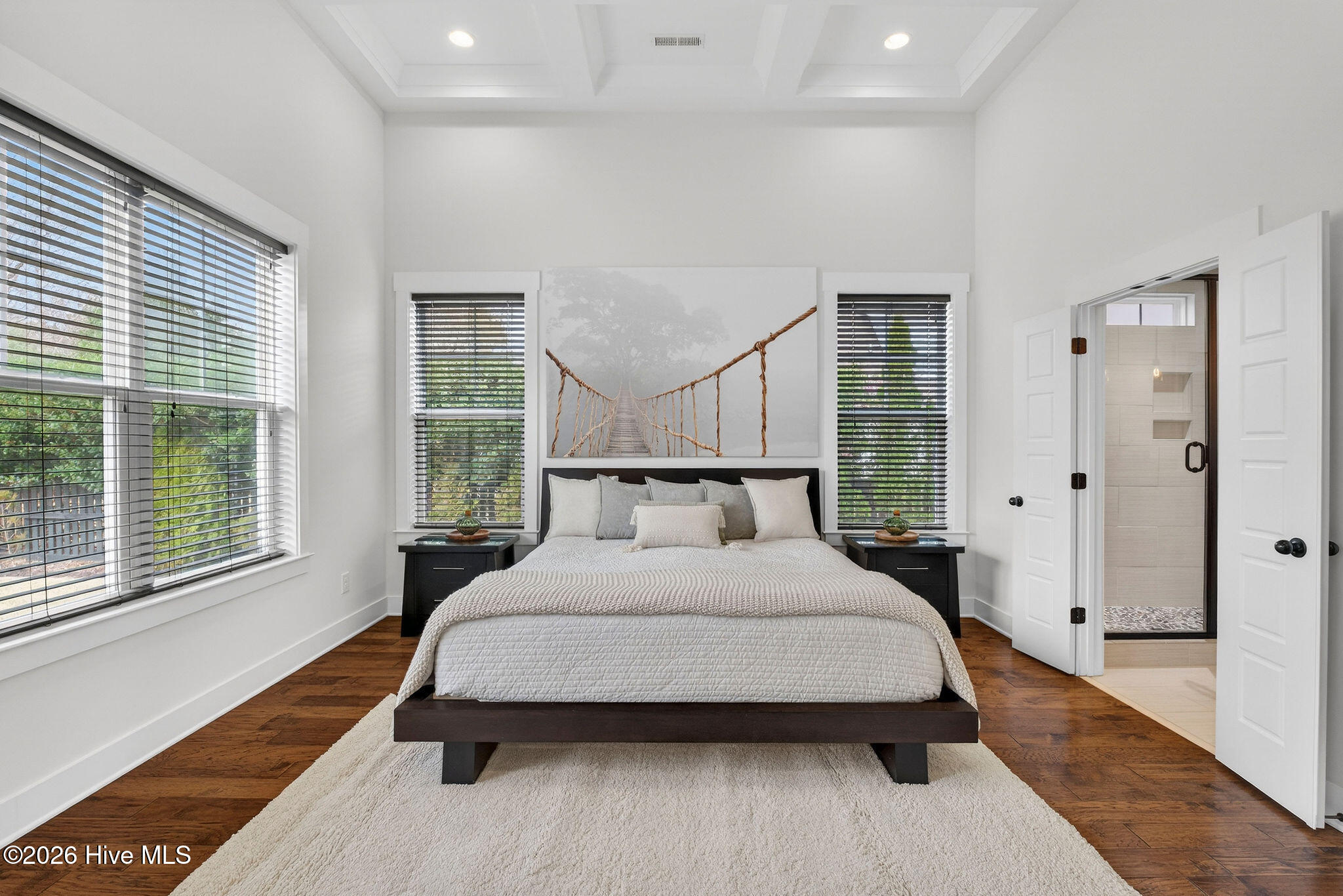 100561102 | Photo 29