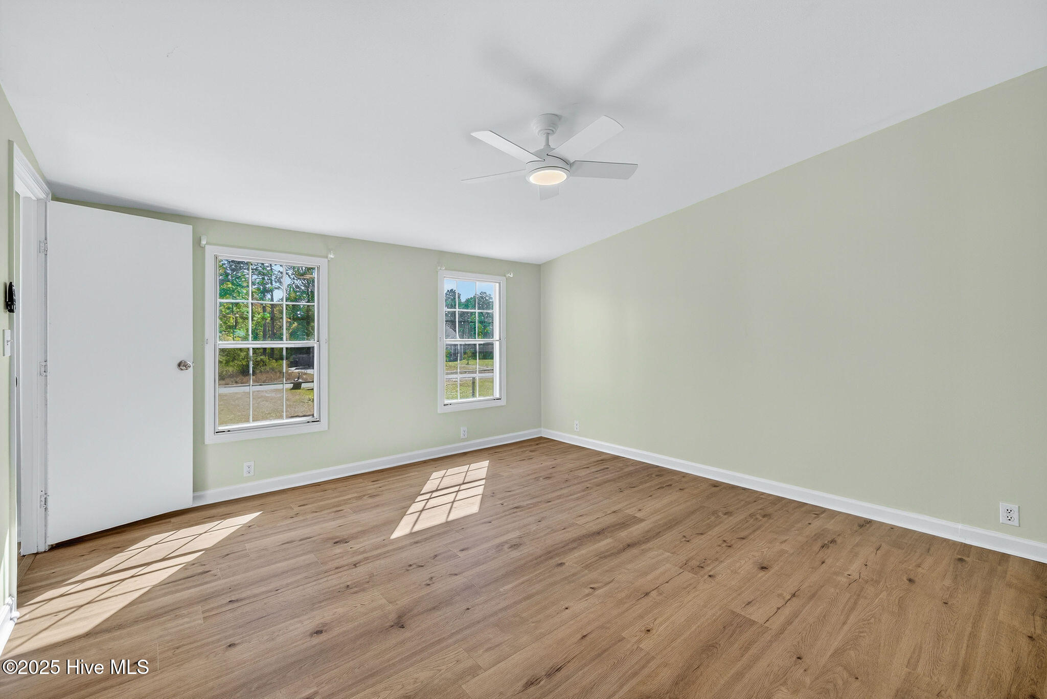 100539132 | Photo 15