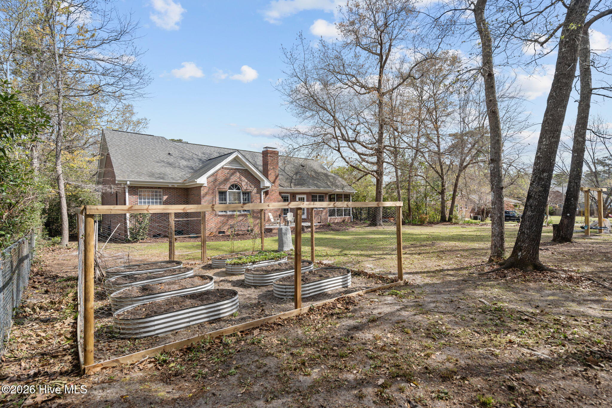 100562607 | Photo 43