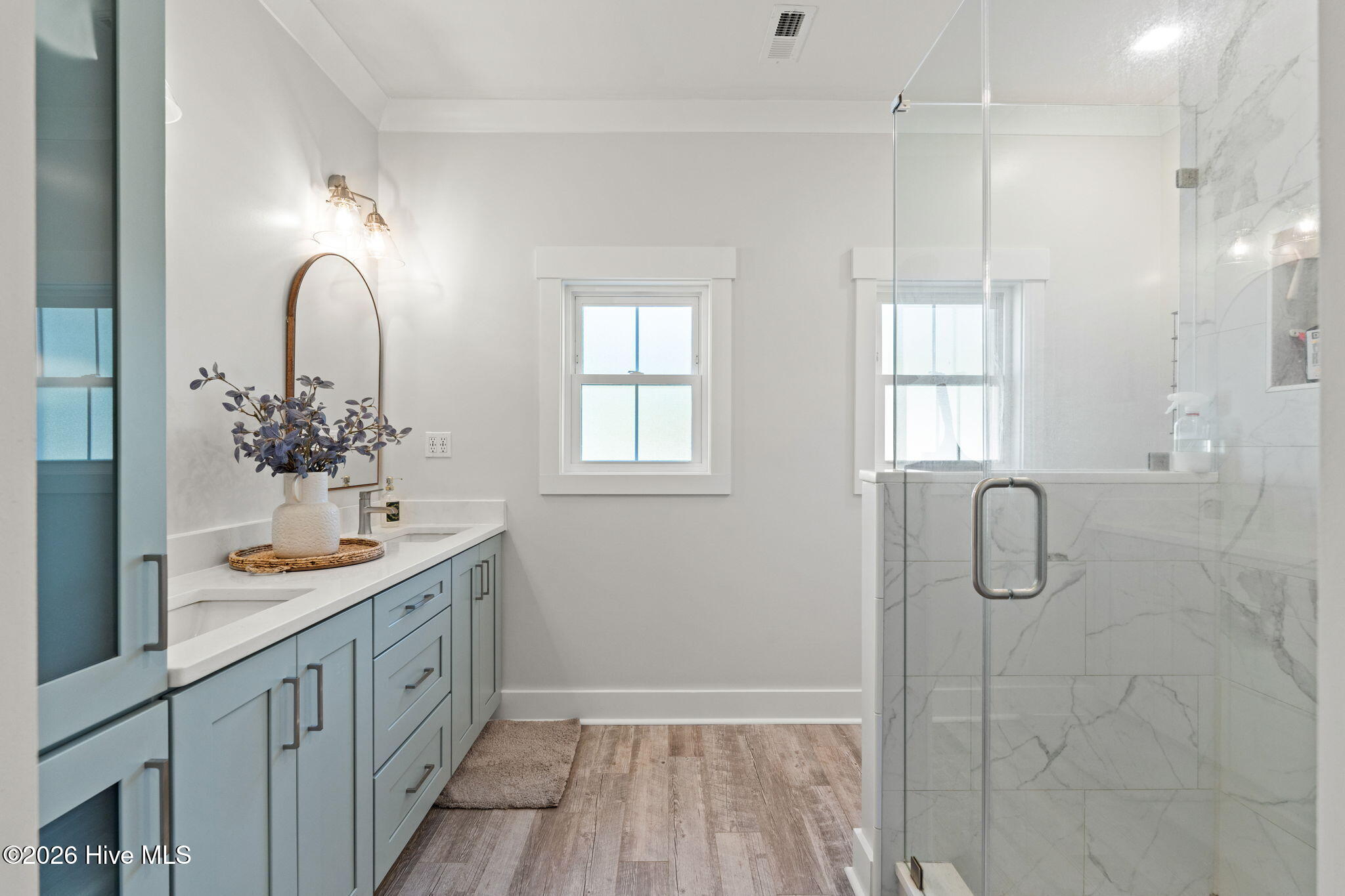 100569675 | Photo 19