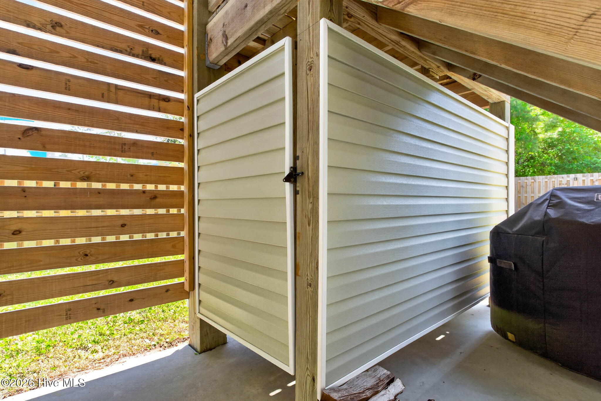 100568136 | Photo 45