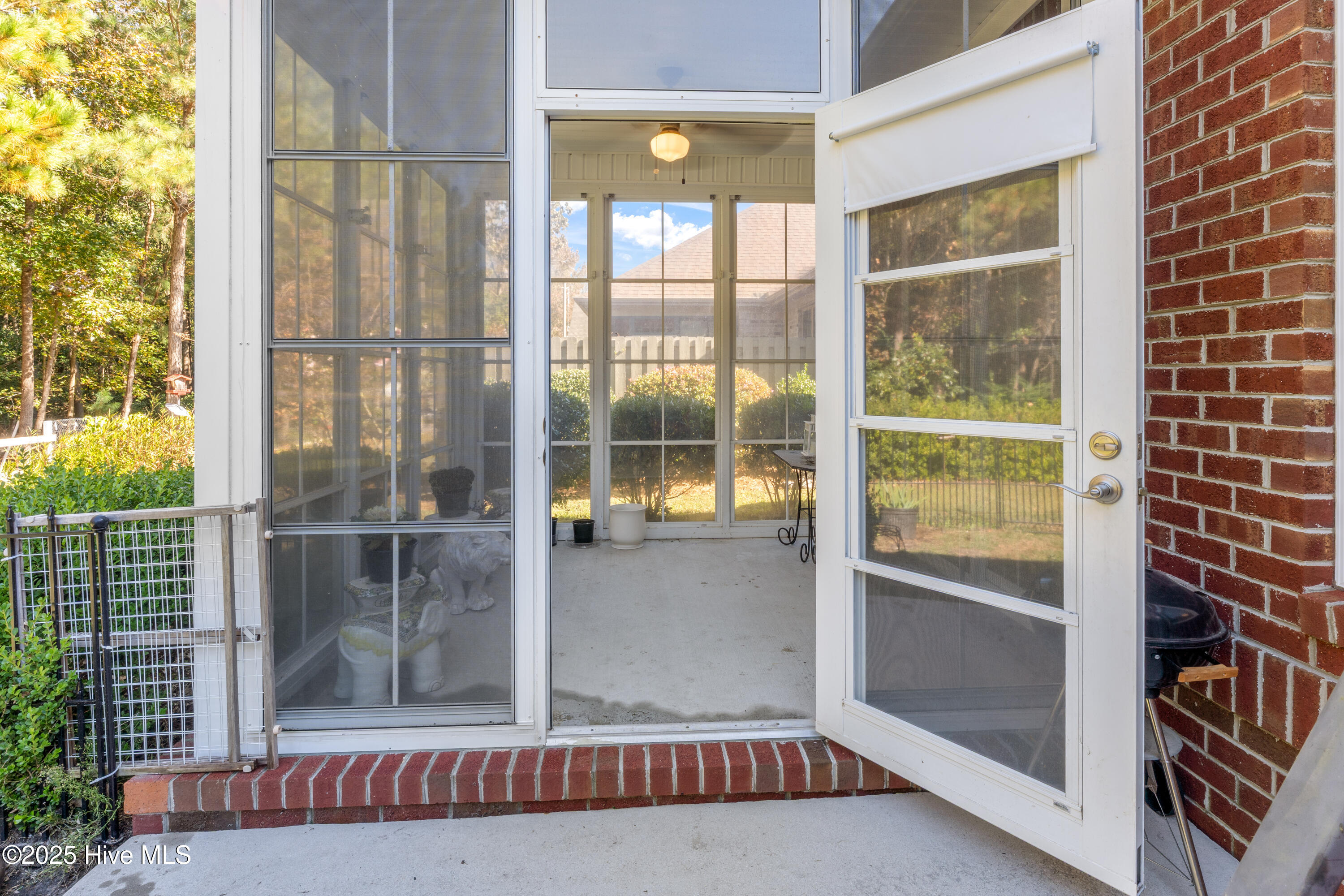 100541484 | Photo 19