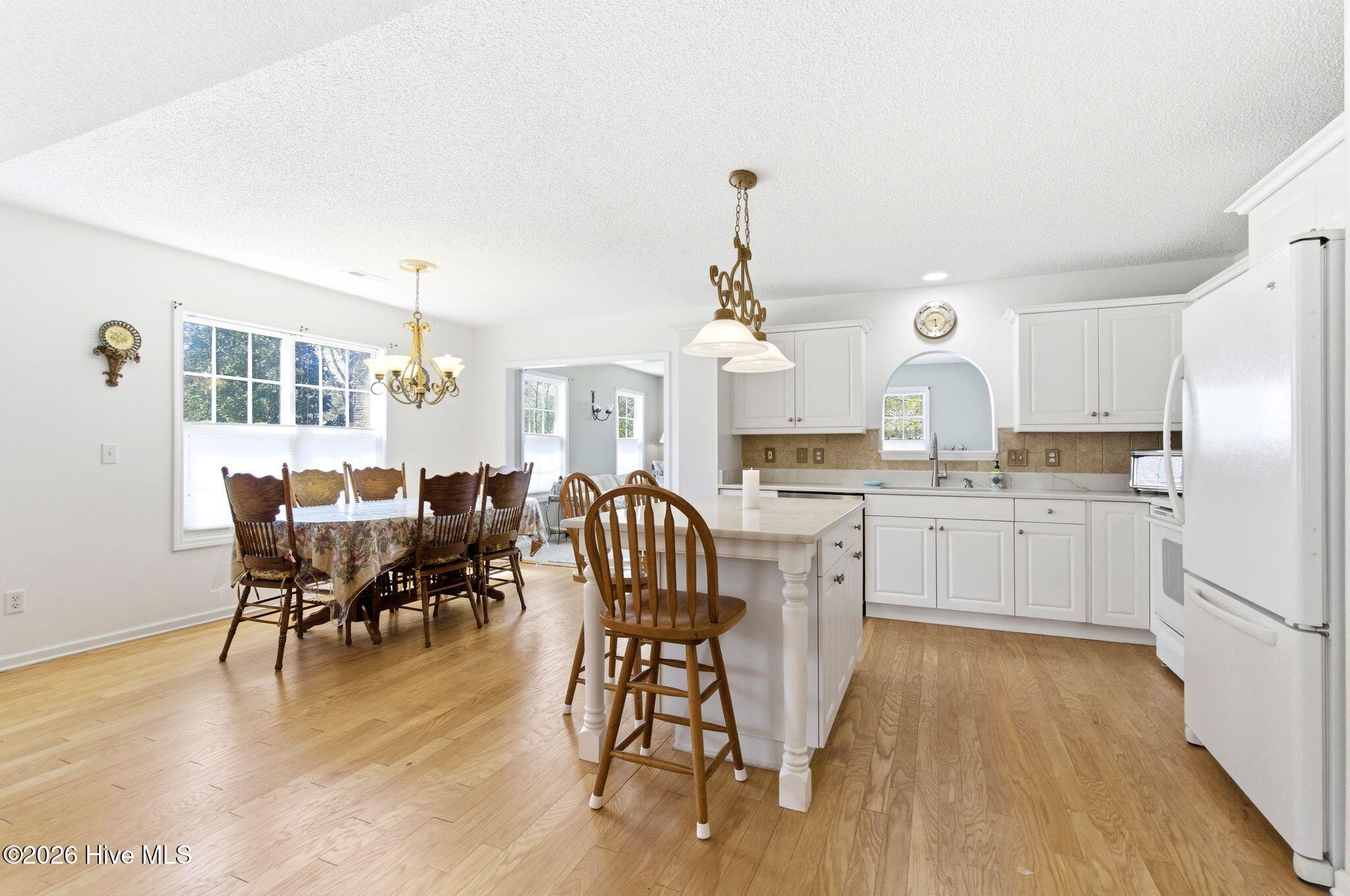 100562982 | Photo 17