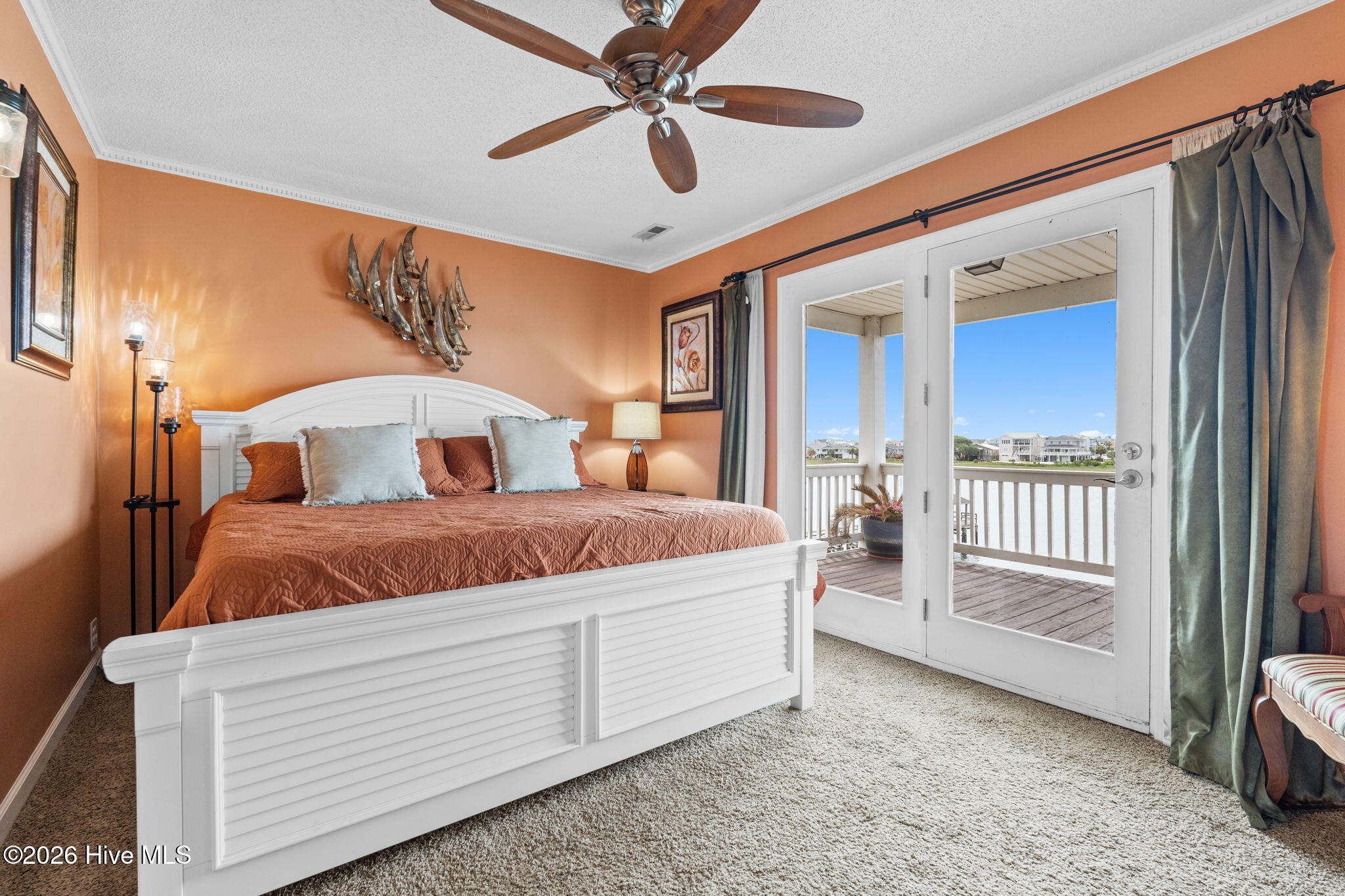 100570592 | Photo 30