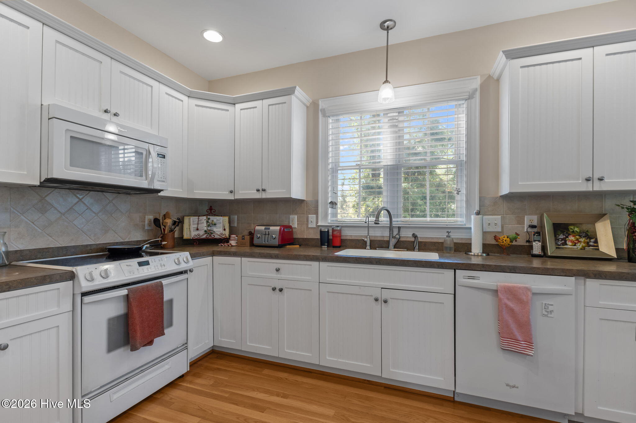 100562020 | Photo 10