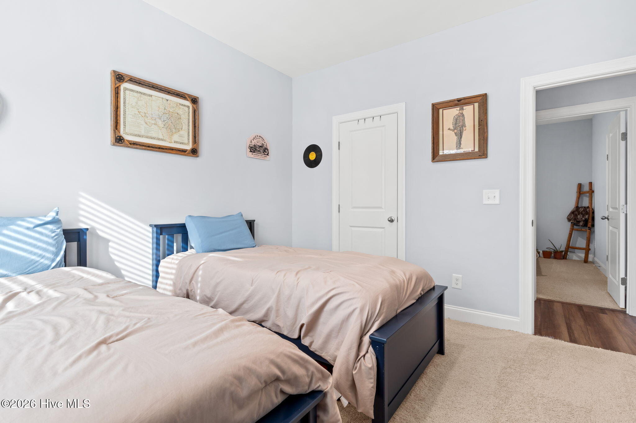 100556728 | Photo 35