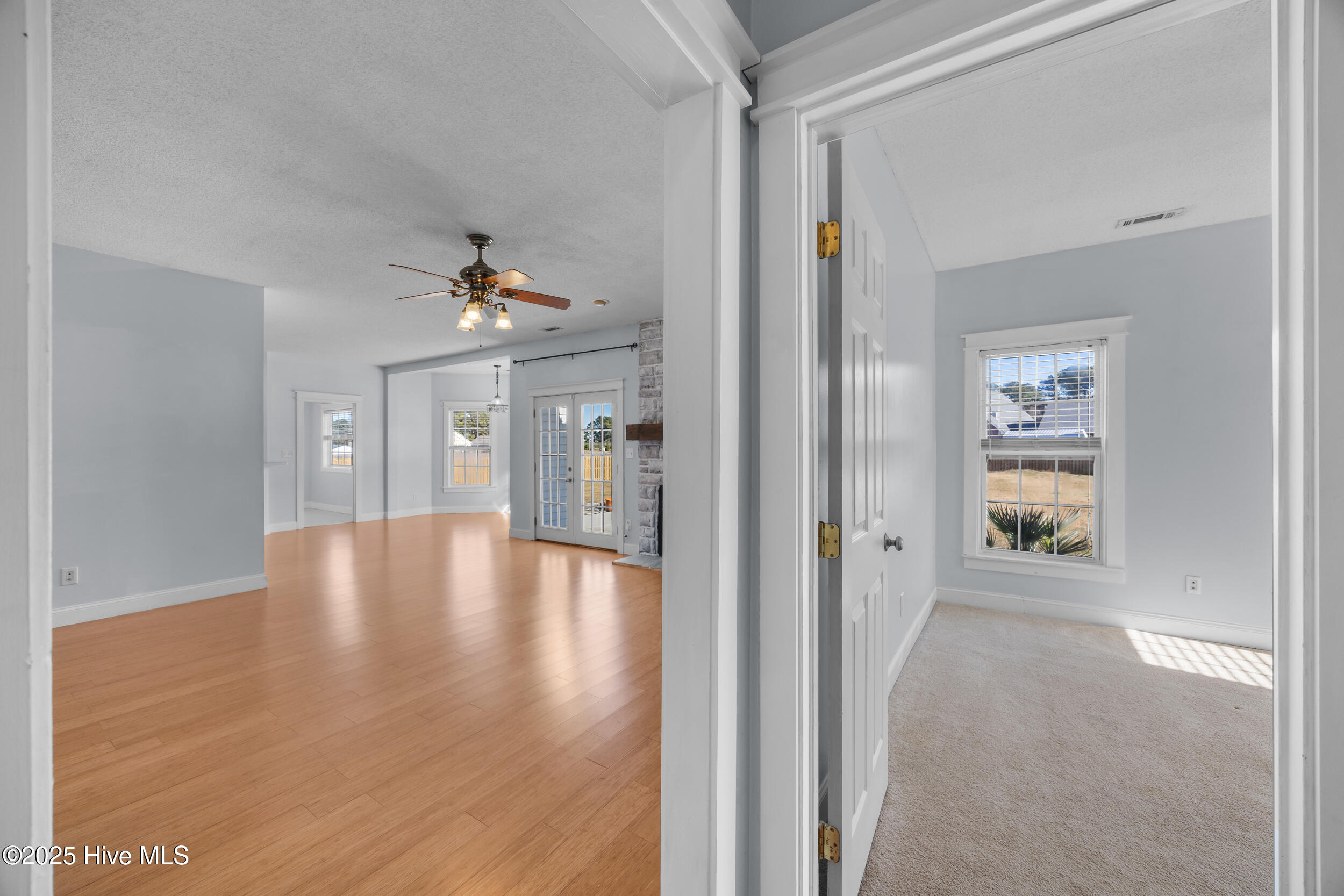 100545669 | Photo 22