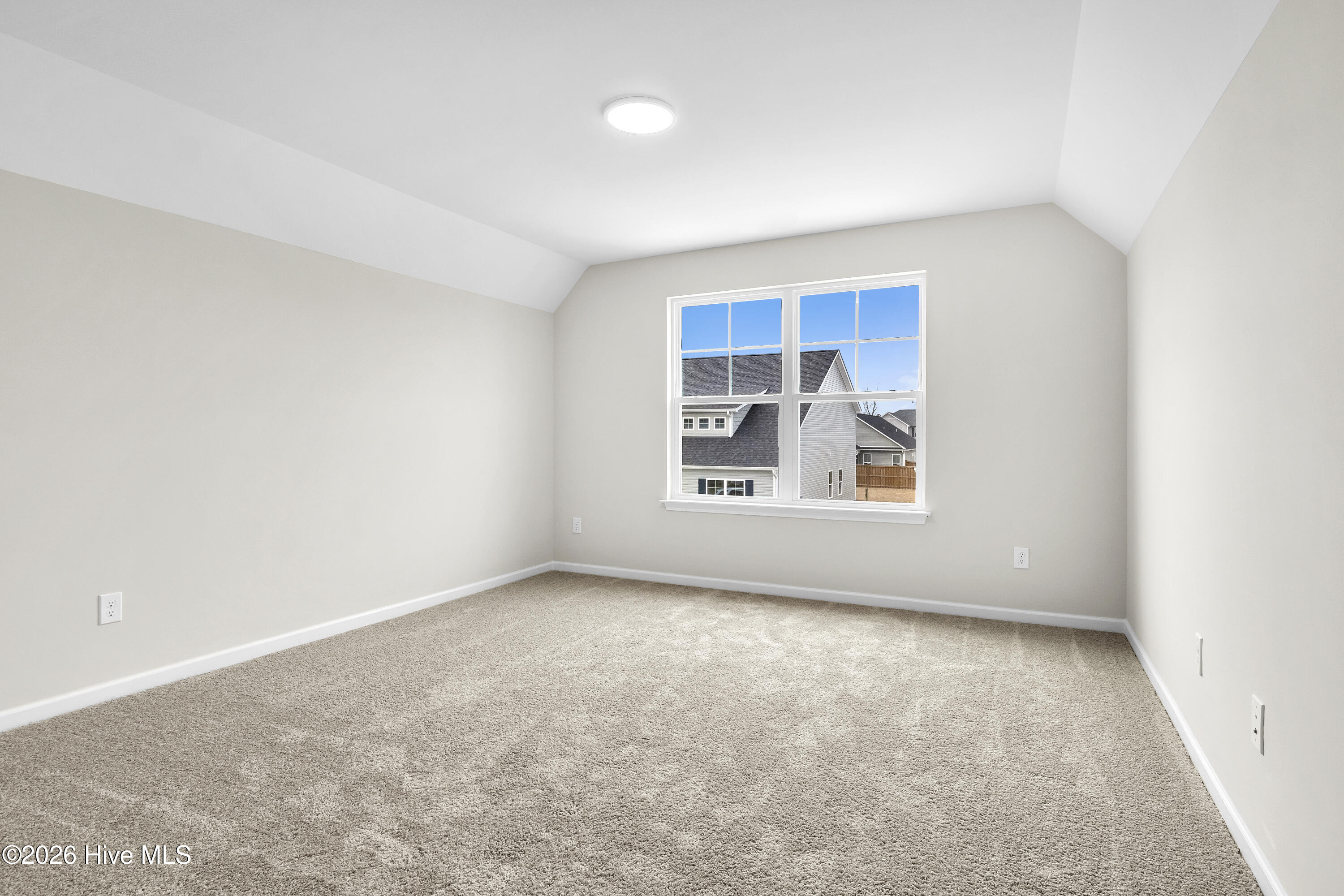 100552787 | Photo 37