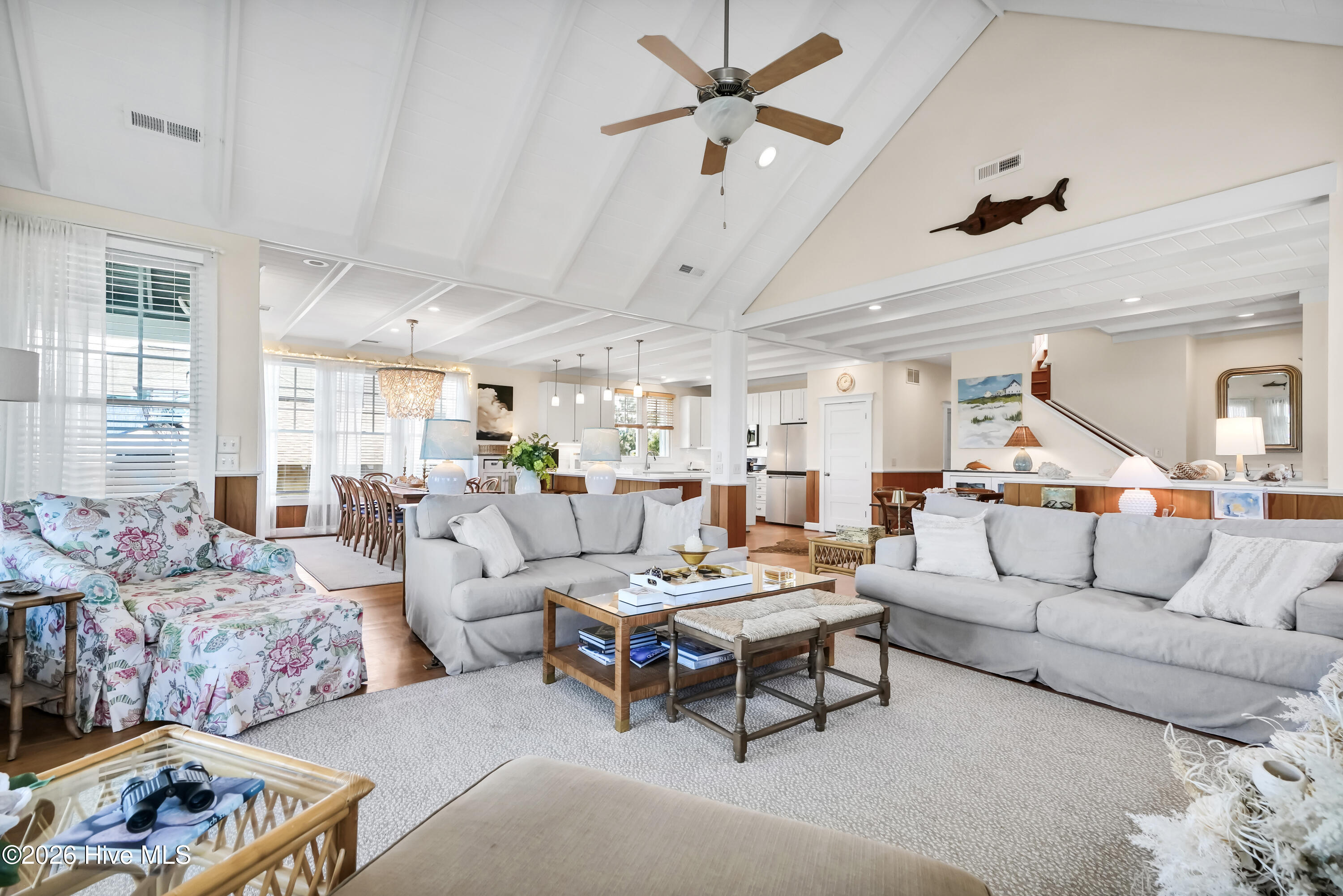 100562457 | Photo 44