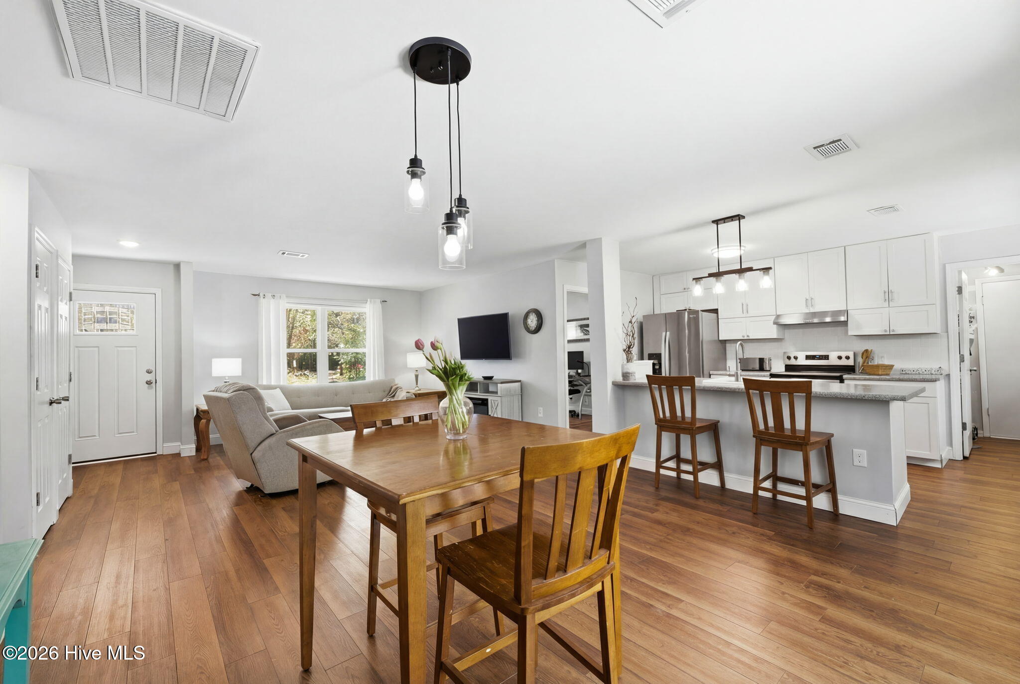 100564618 | Photo 25