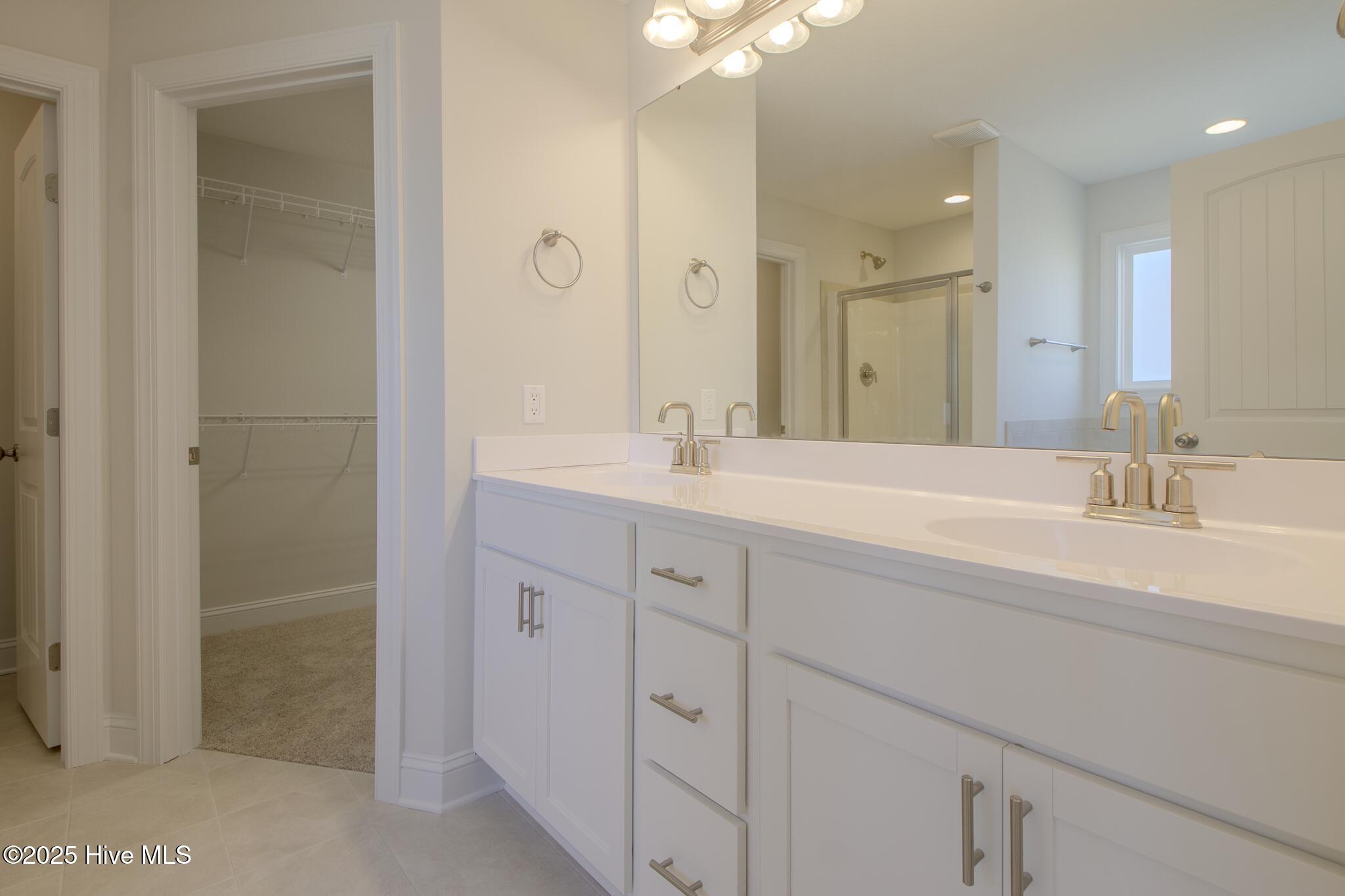 100497417 | Photo 19