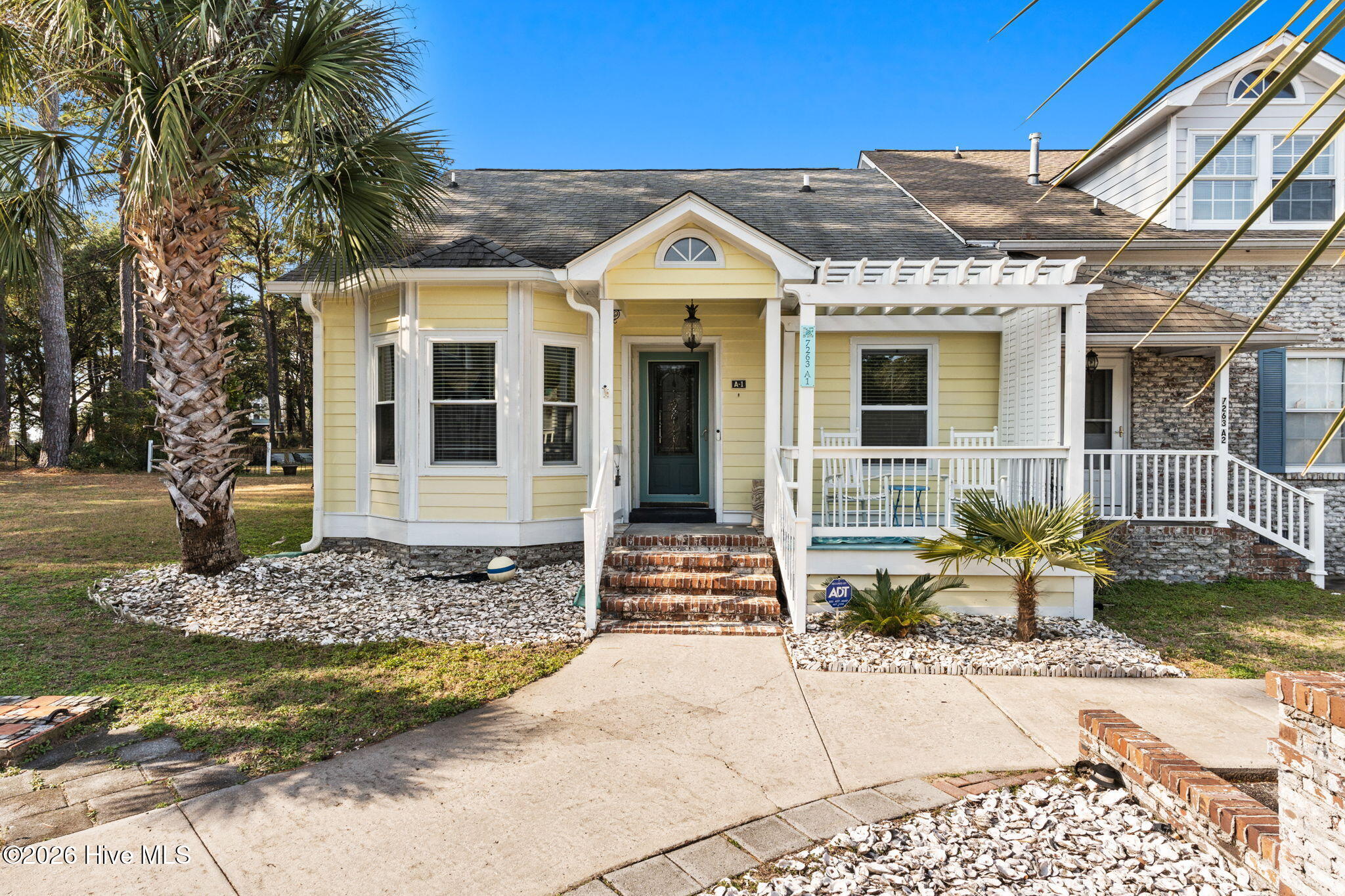 100548707 | Photo 41