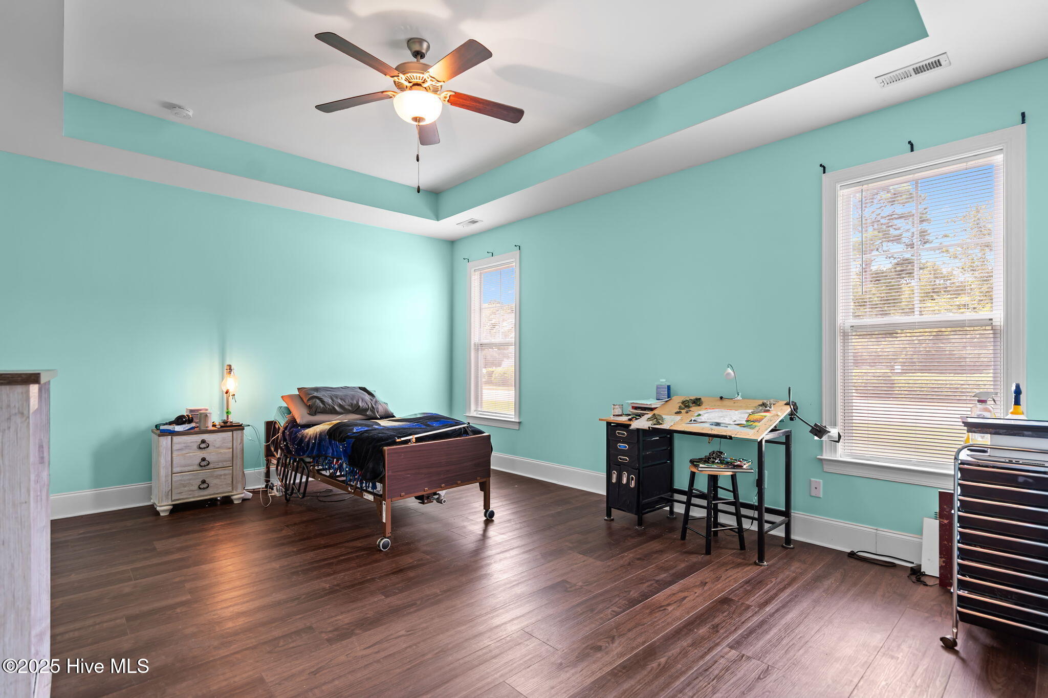 100525866 | Photo 35