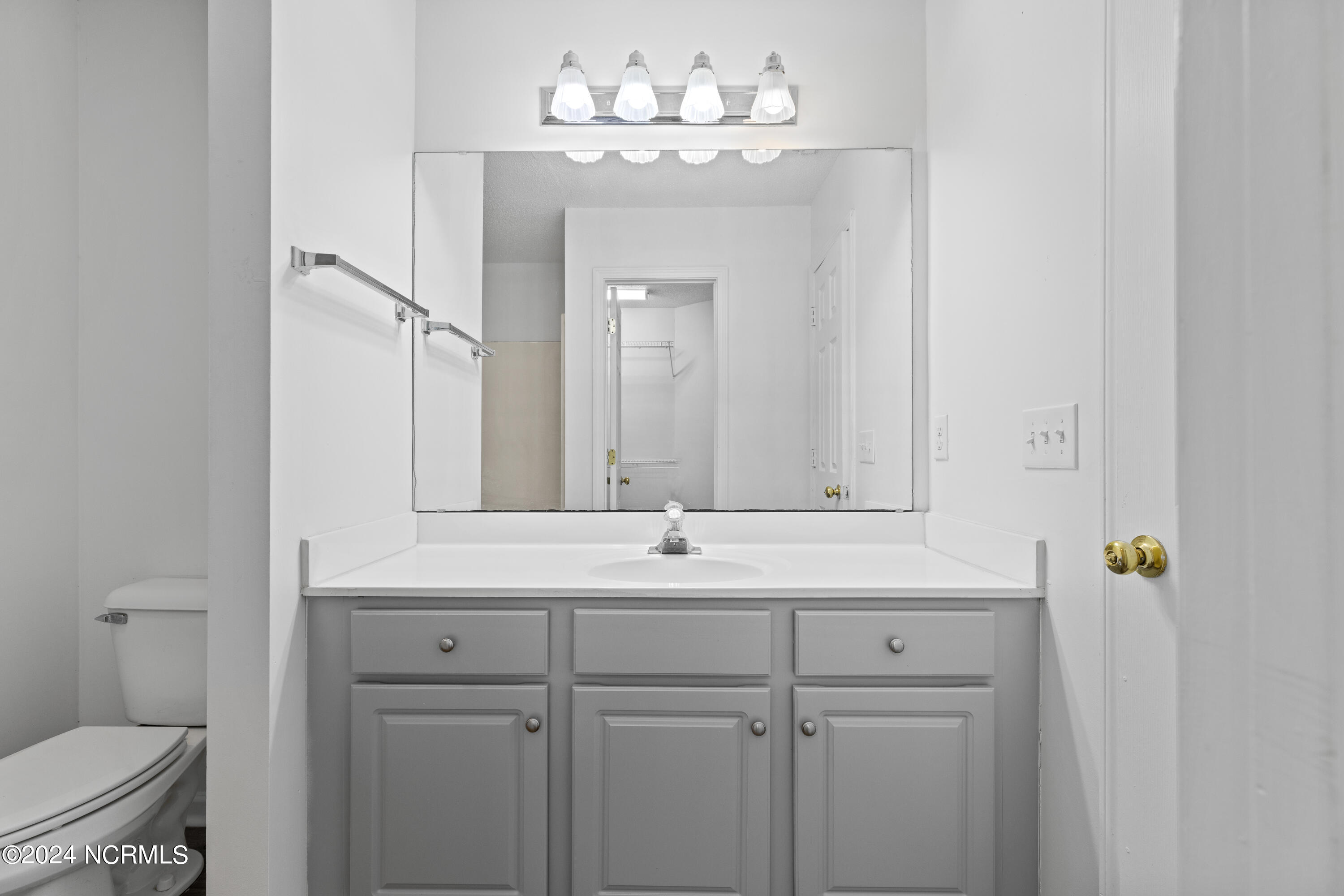 100486936 | Photo 28