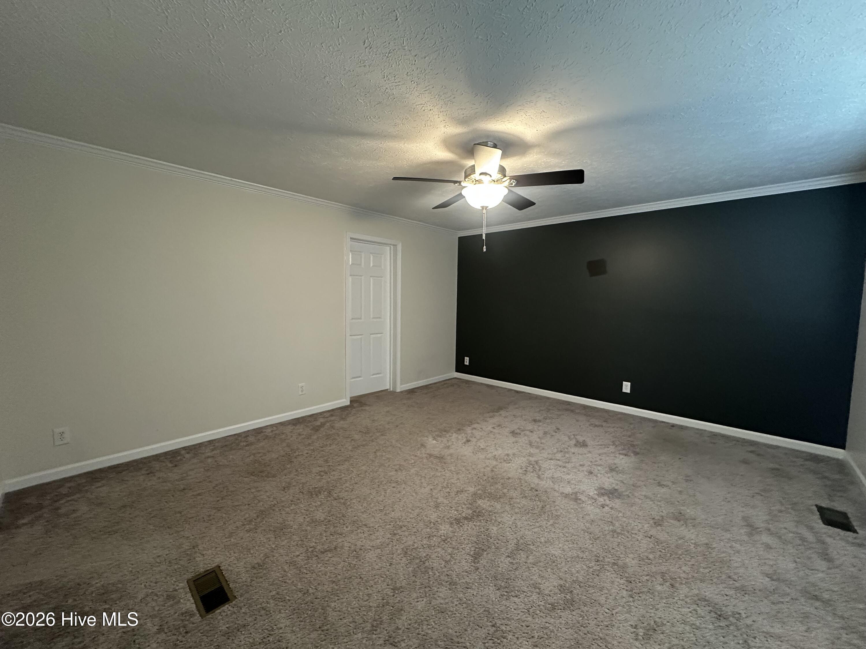 100550398 | Photo 16