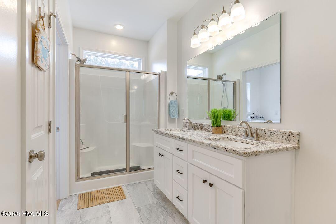 100559690 | Photo 16