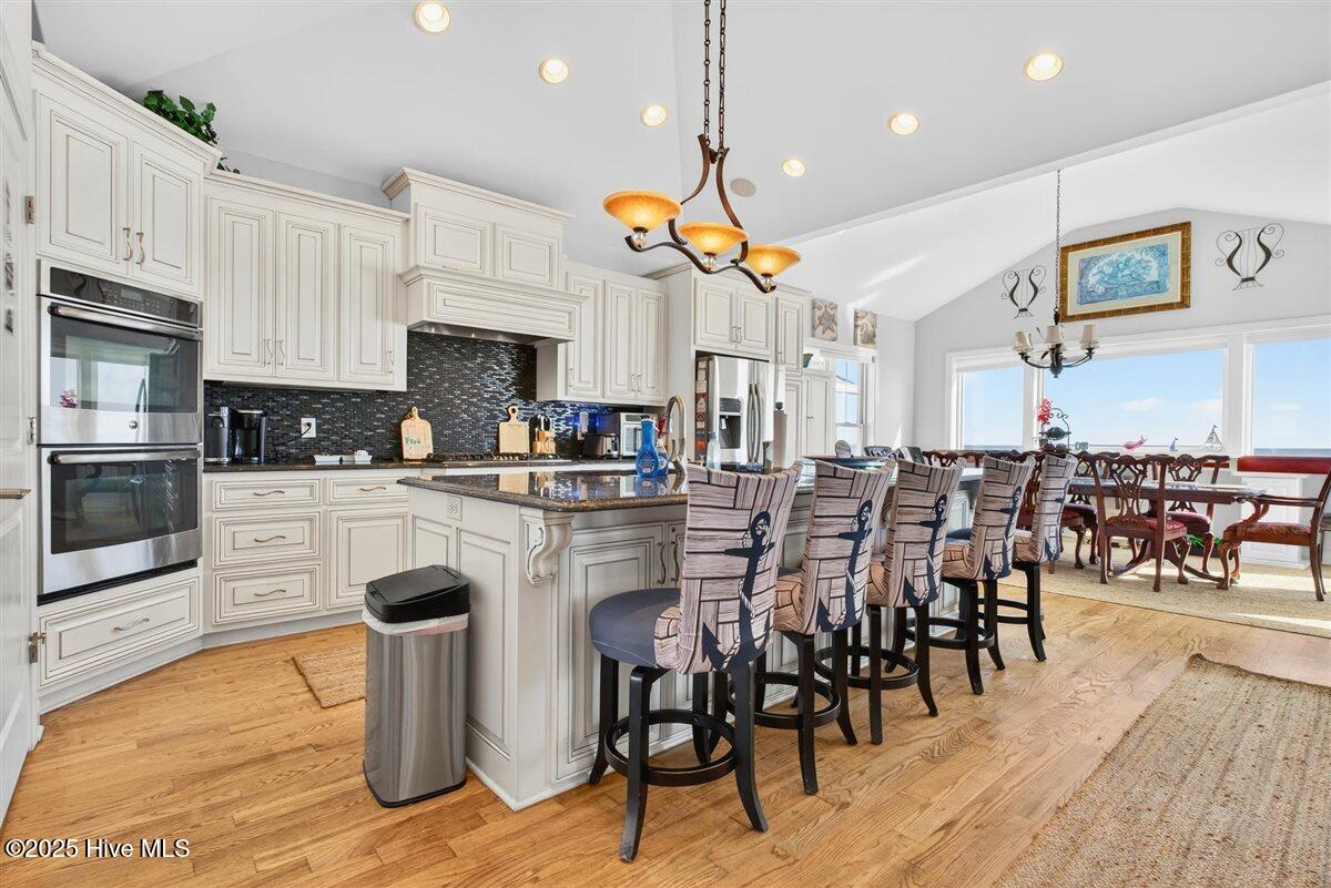 100538364 | Photo 26