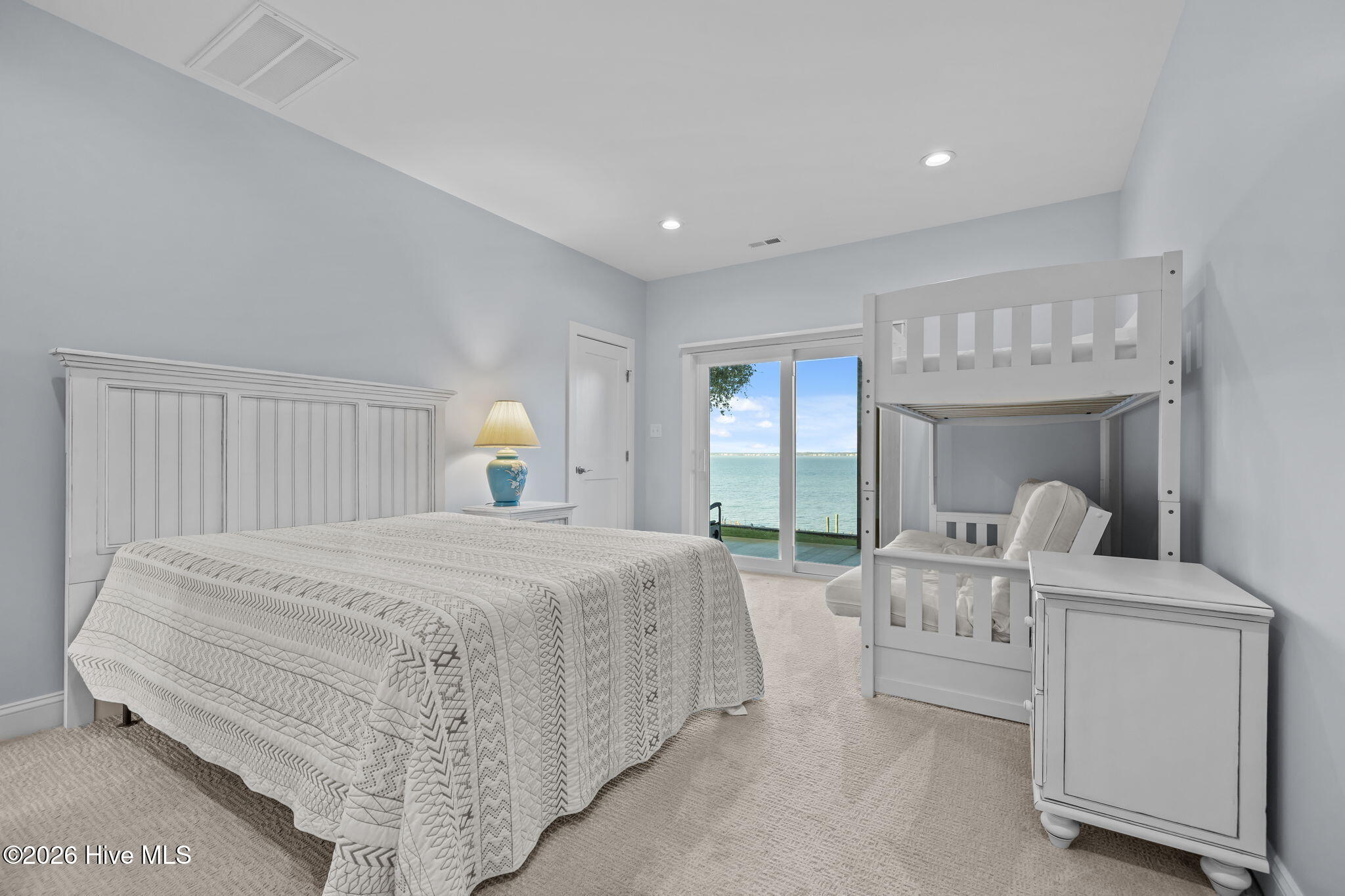 100551365 | Photo 18