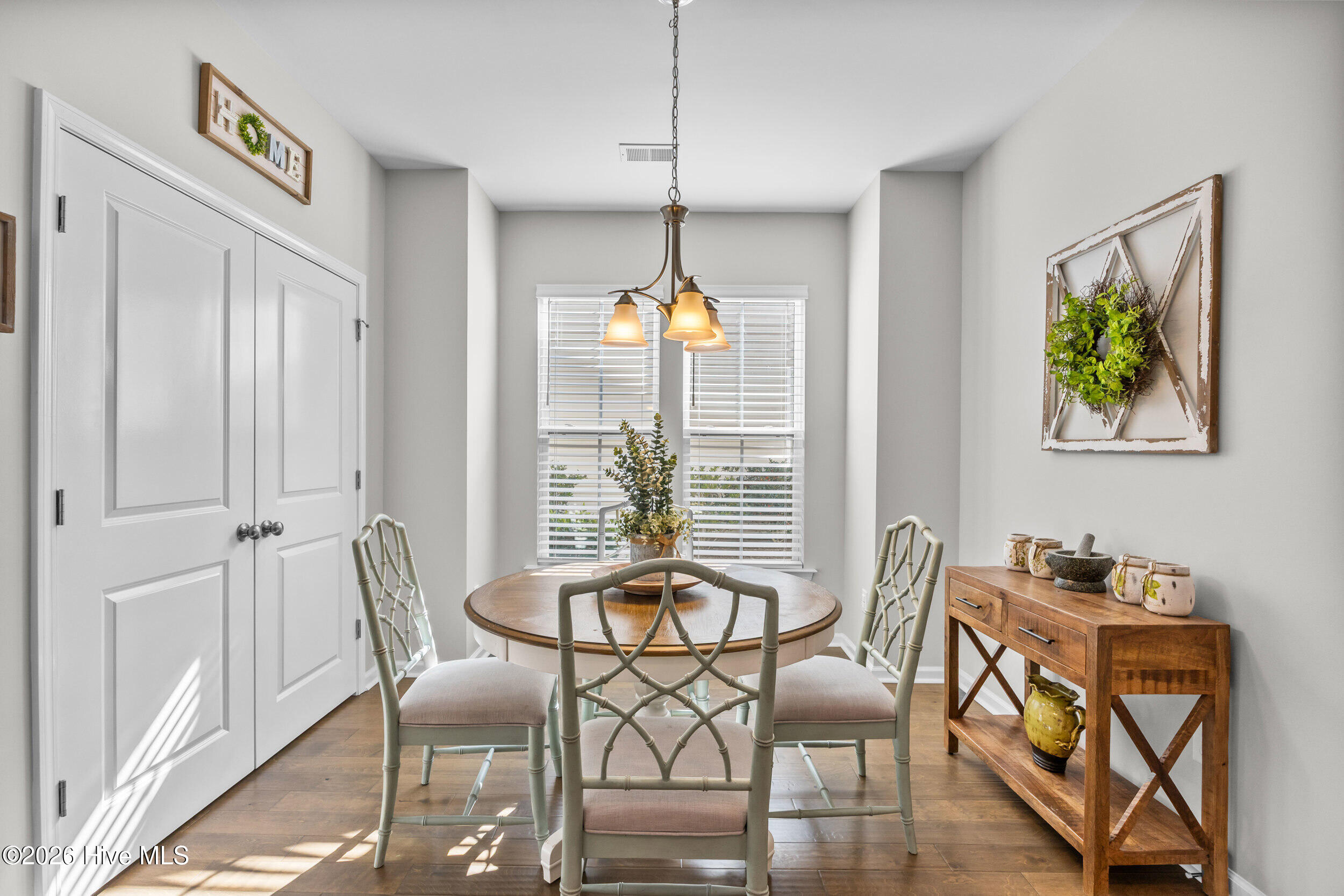 100553871 | Photo 28