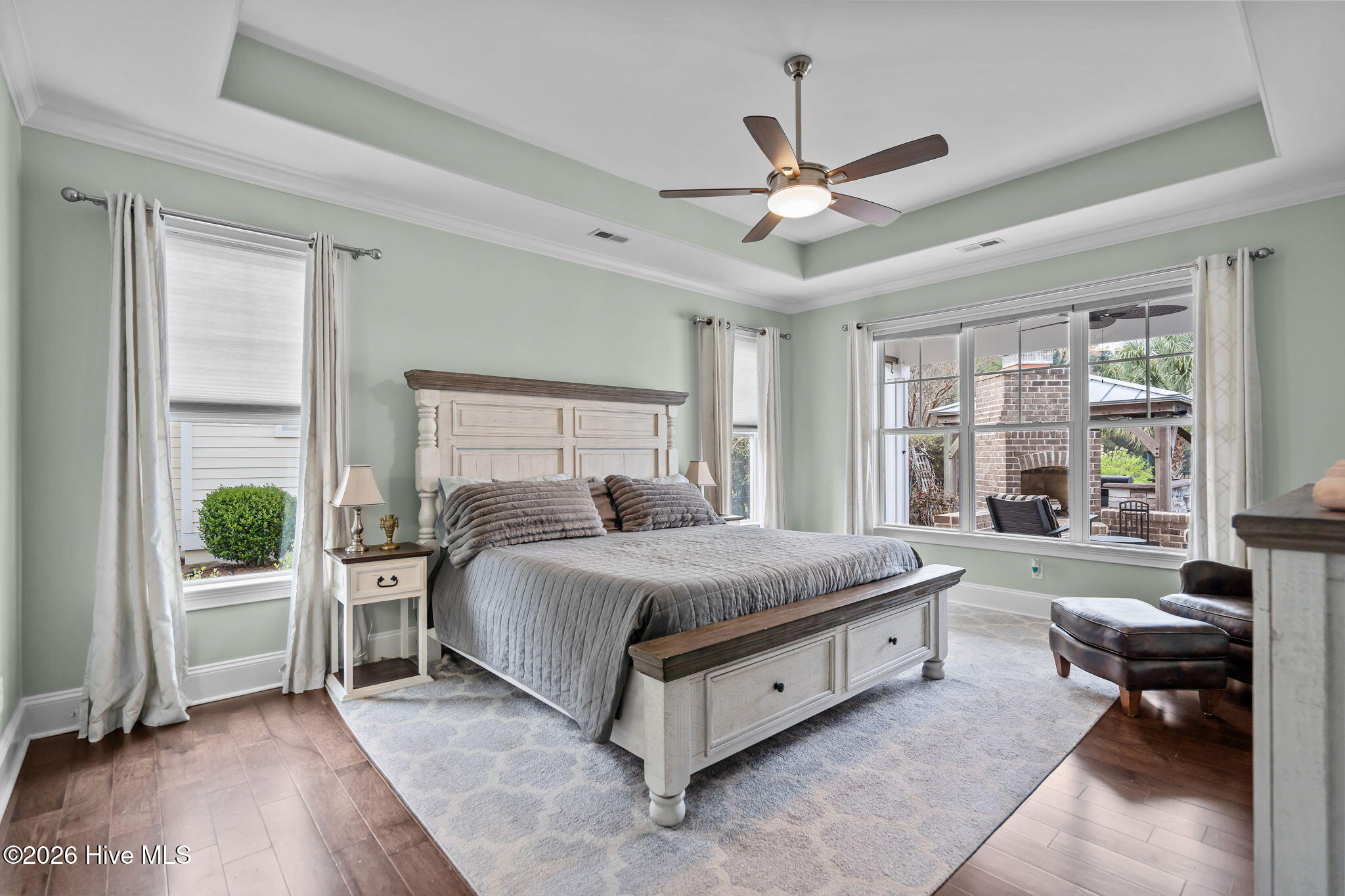 100564215 | Photo 25