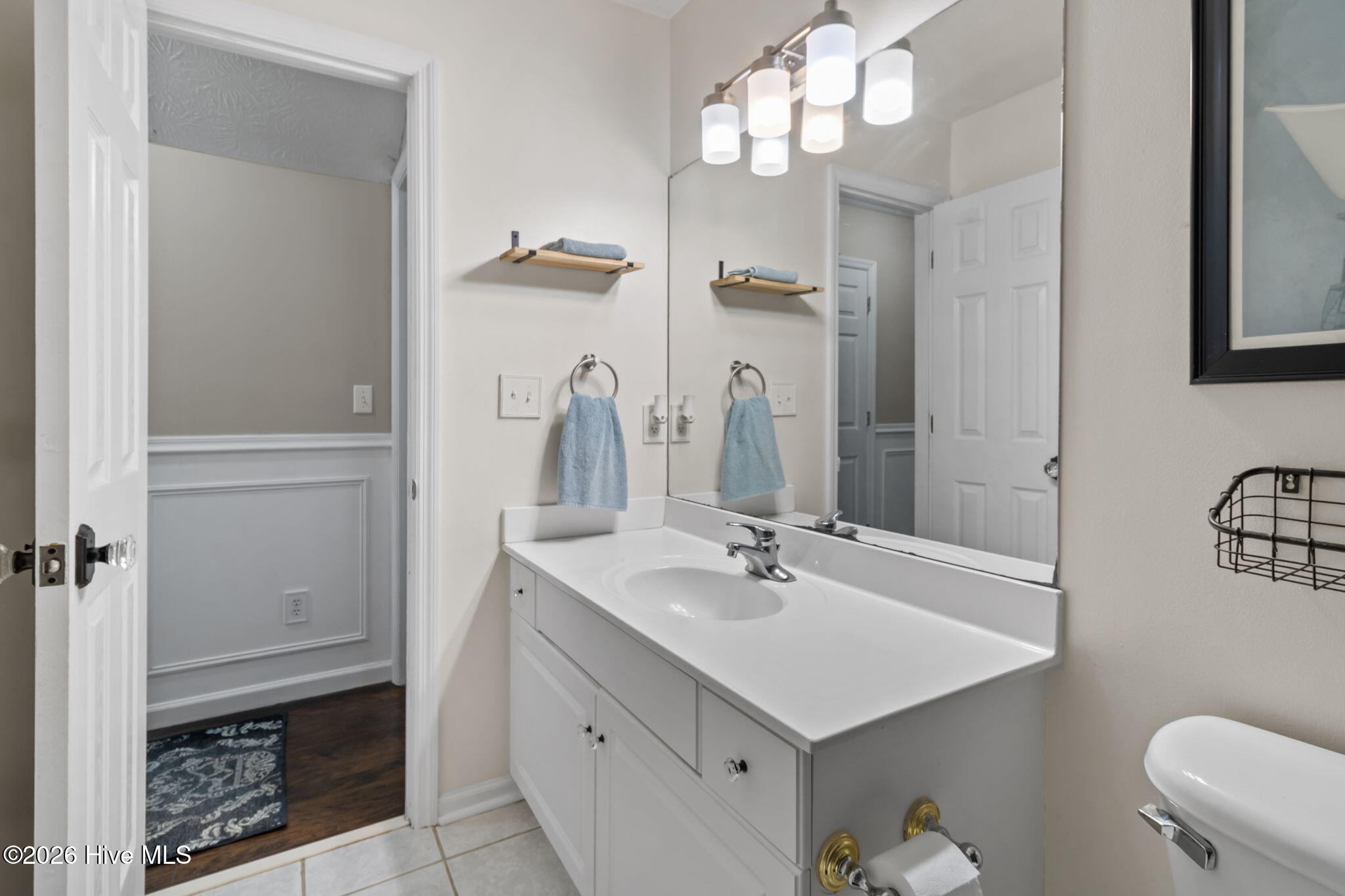 100561943 | Photo 33