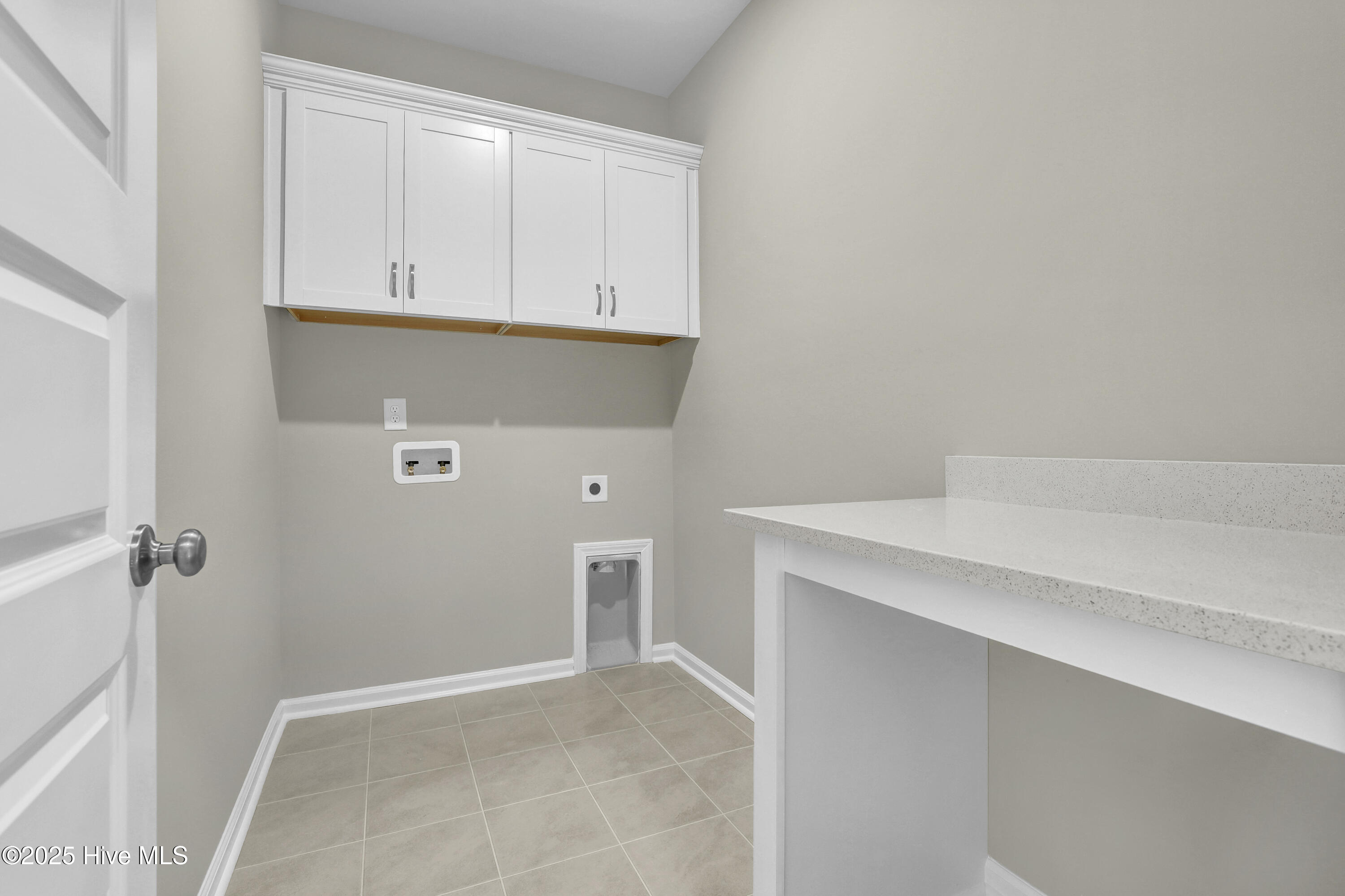 100518189 | Photo 26