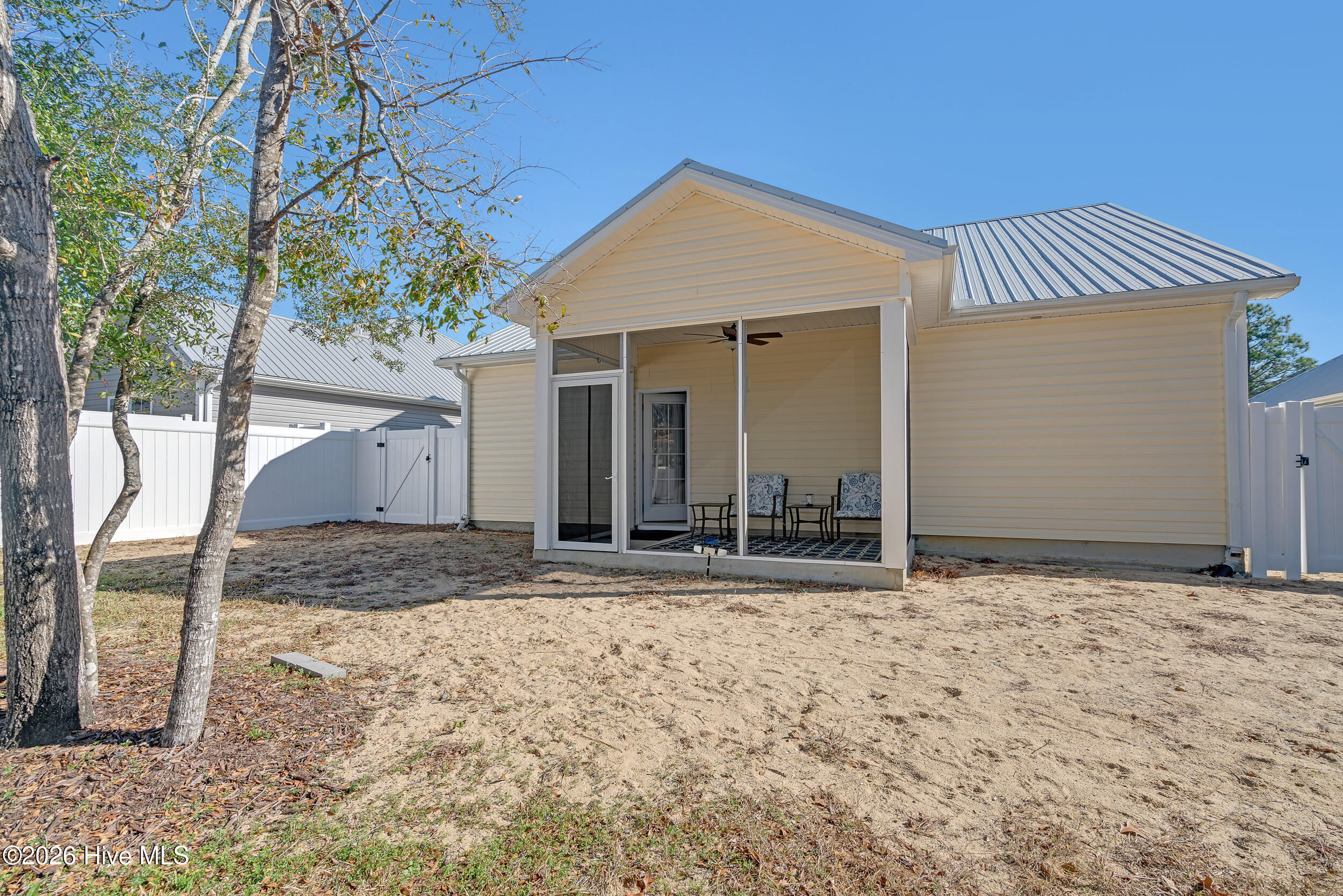 100549984 | Photo 32