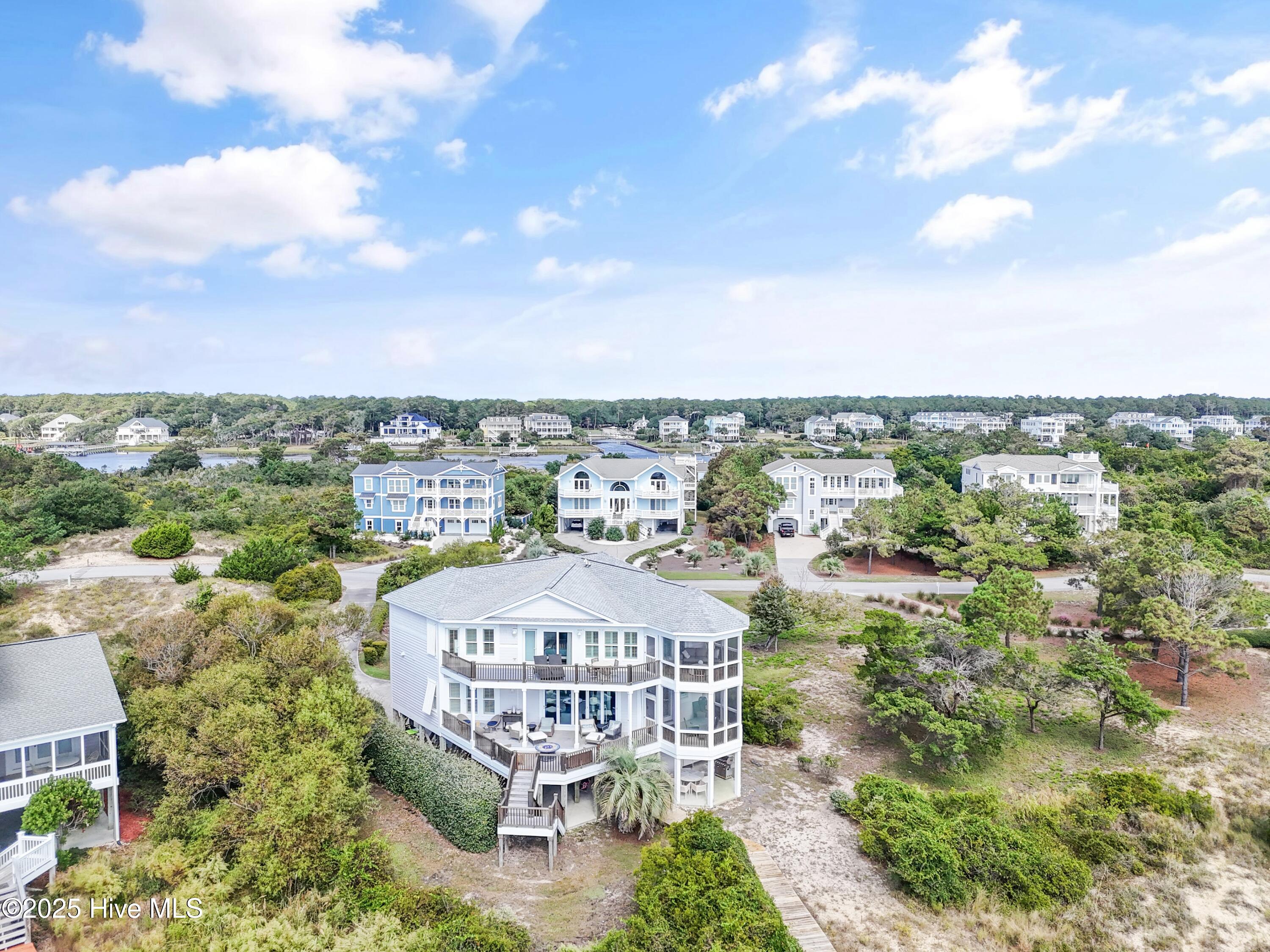 100536702 | Photo 136