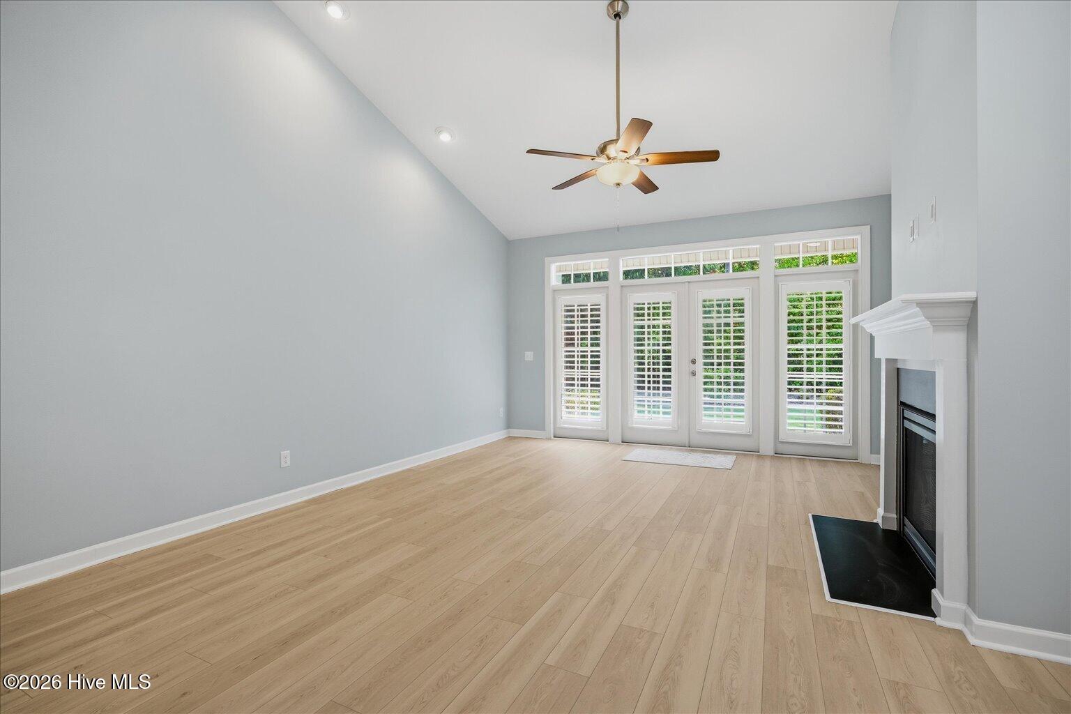 100568811 | Photo 18