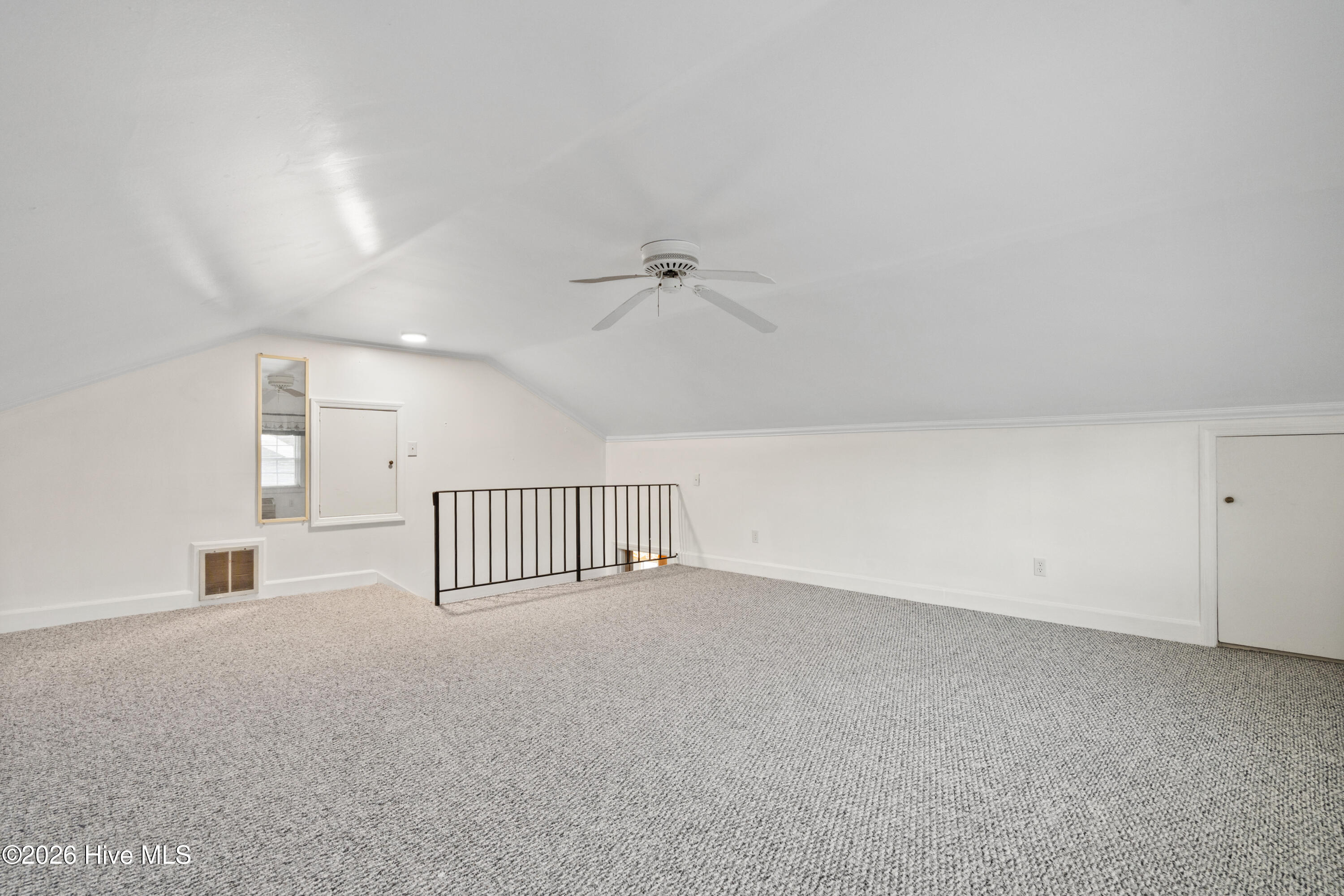 100549887 | Photo 28