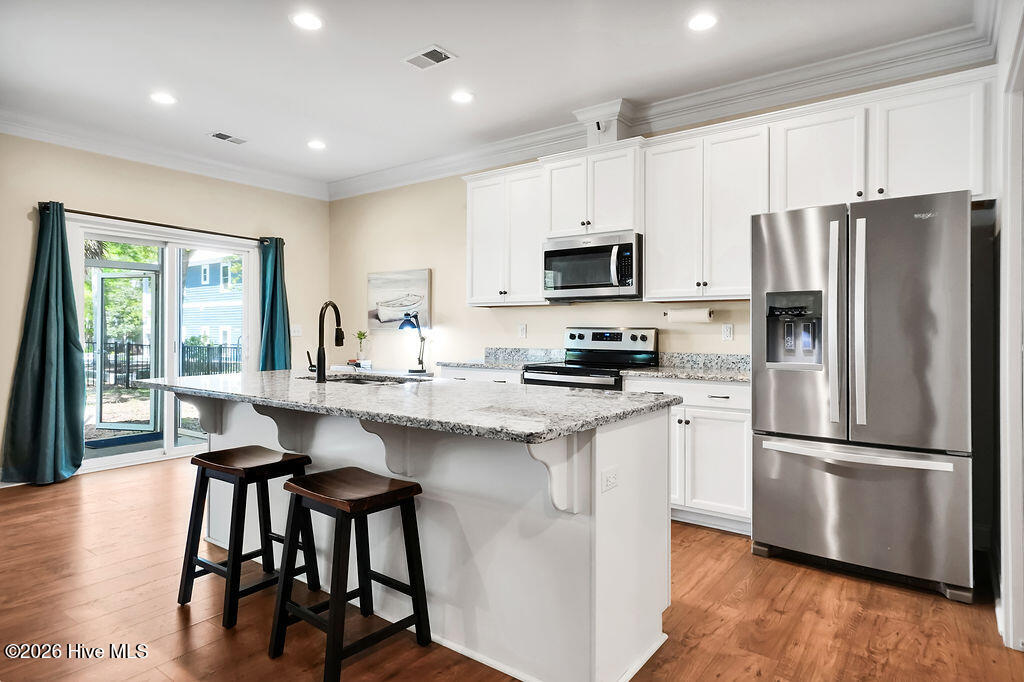 100568097 | Photo 16