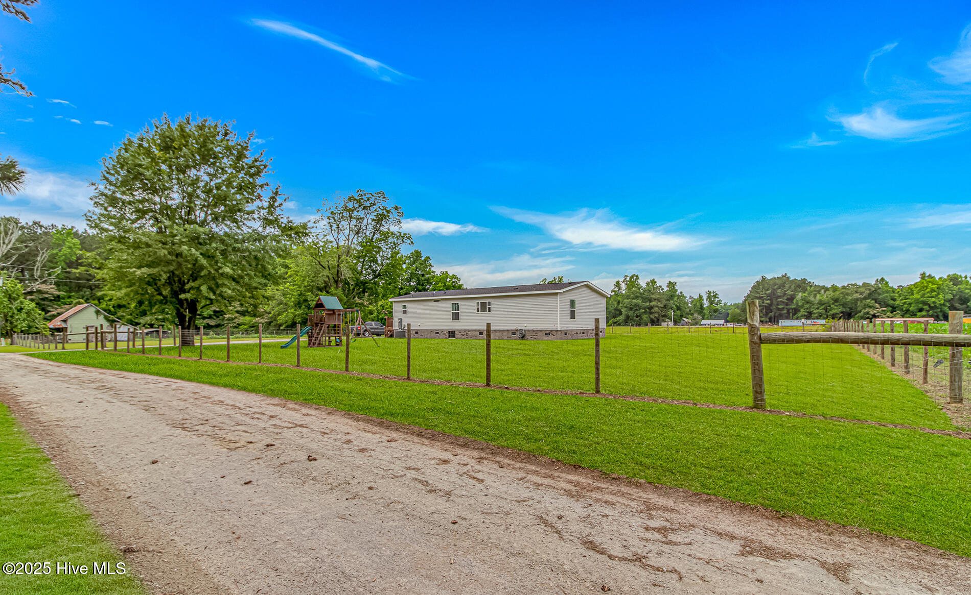 100510788 | Photo 31