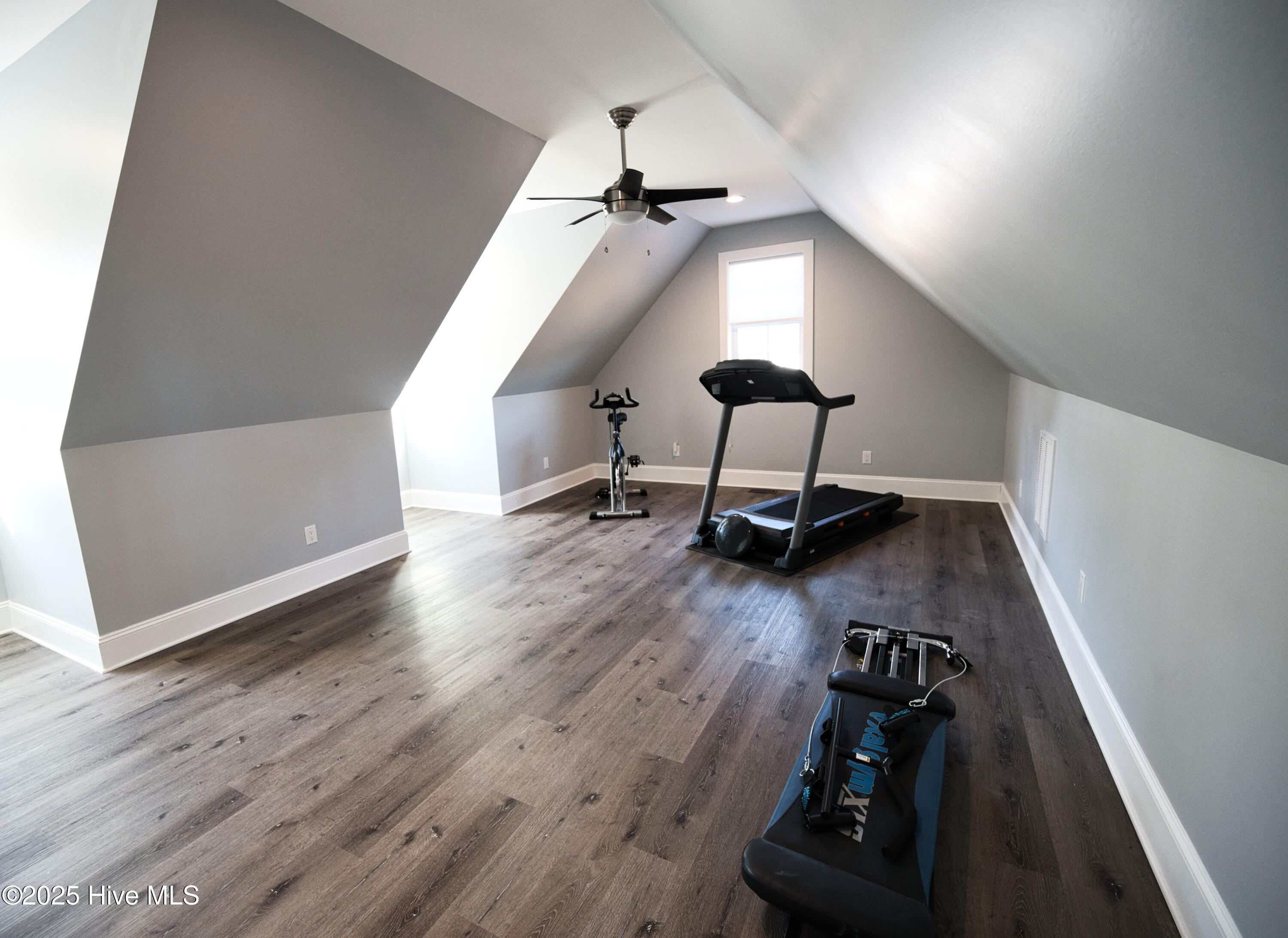 100546521 | Photo 78