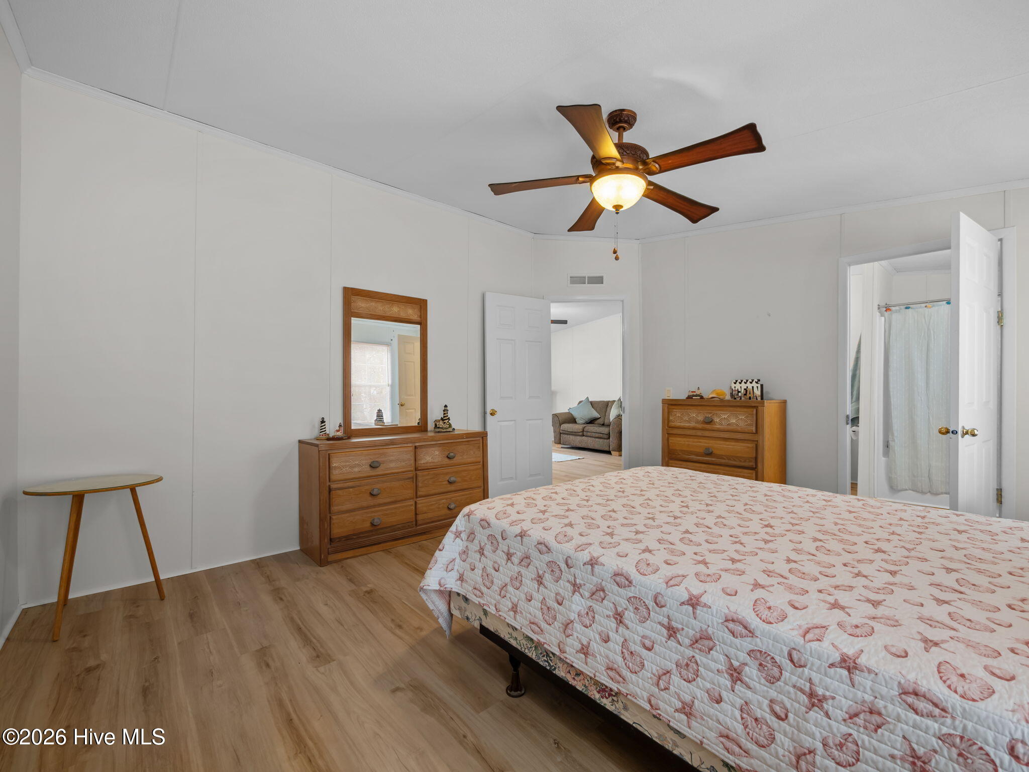 100548525 | Photo 17